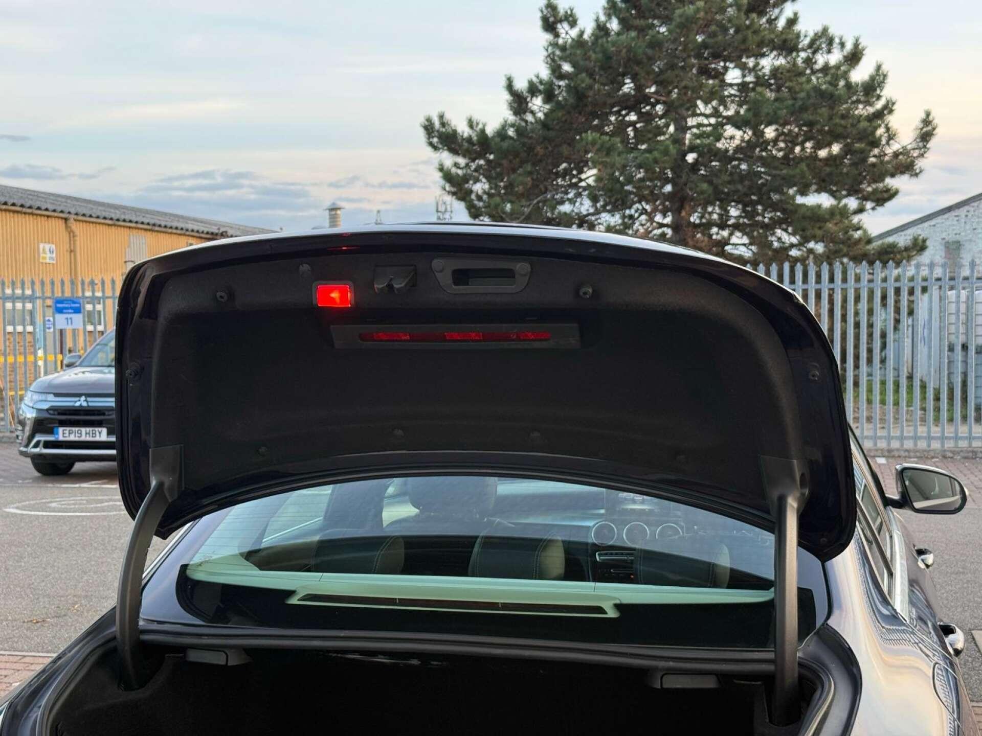 Mercedes-Benz C Class view 33