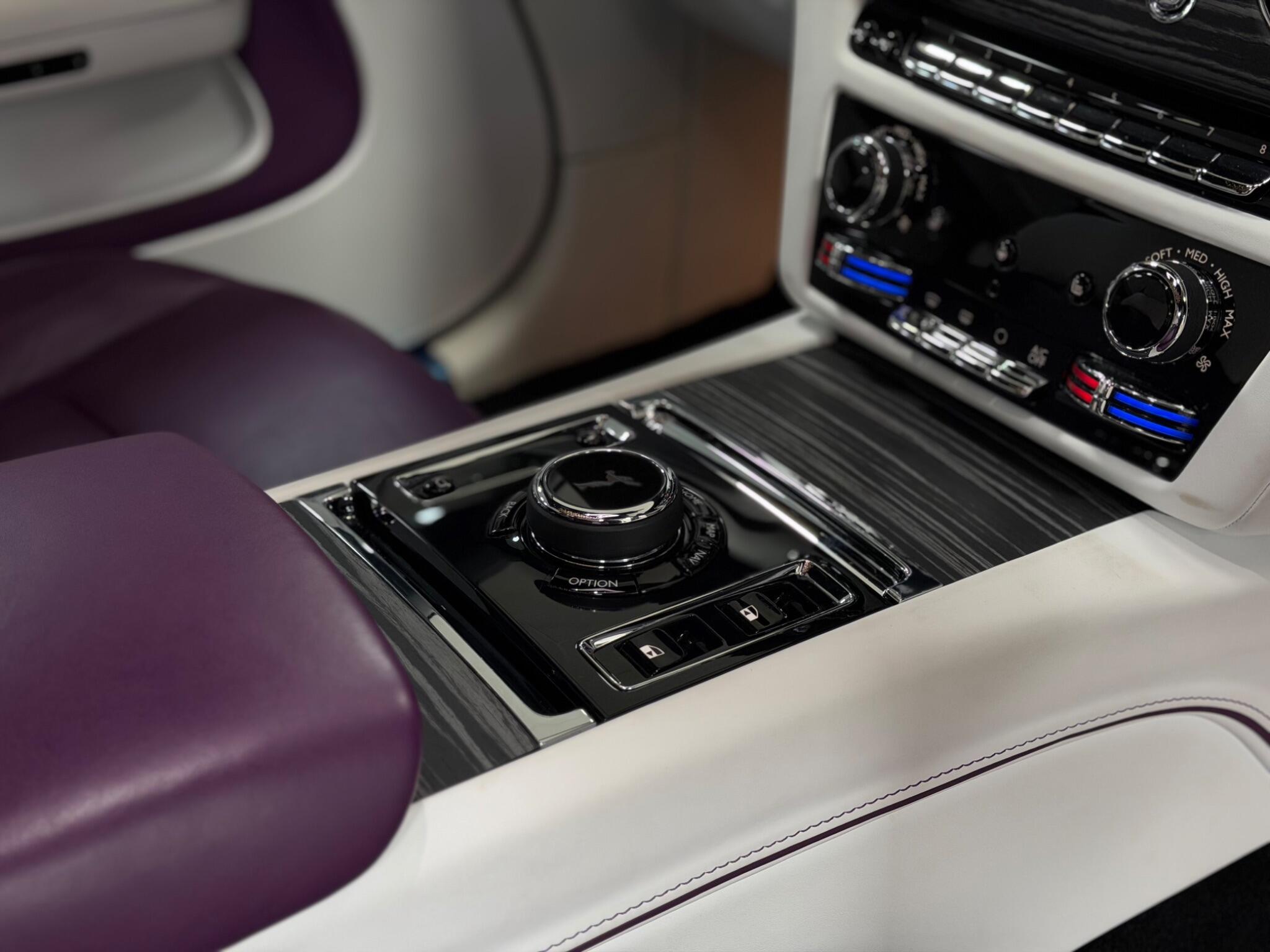 Rolls-Royce Spectre view 26