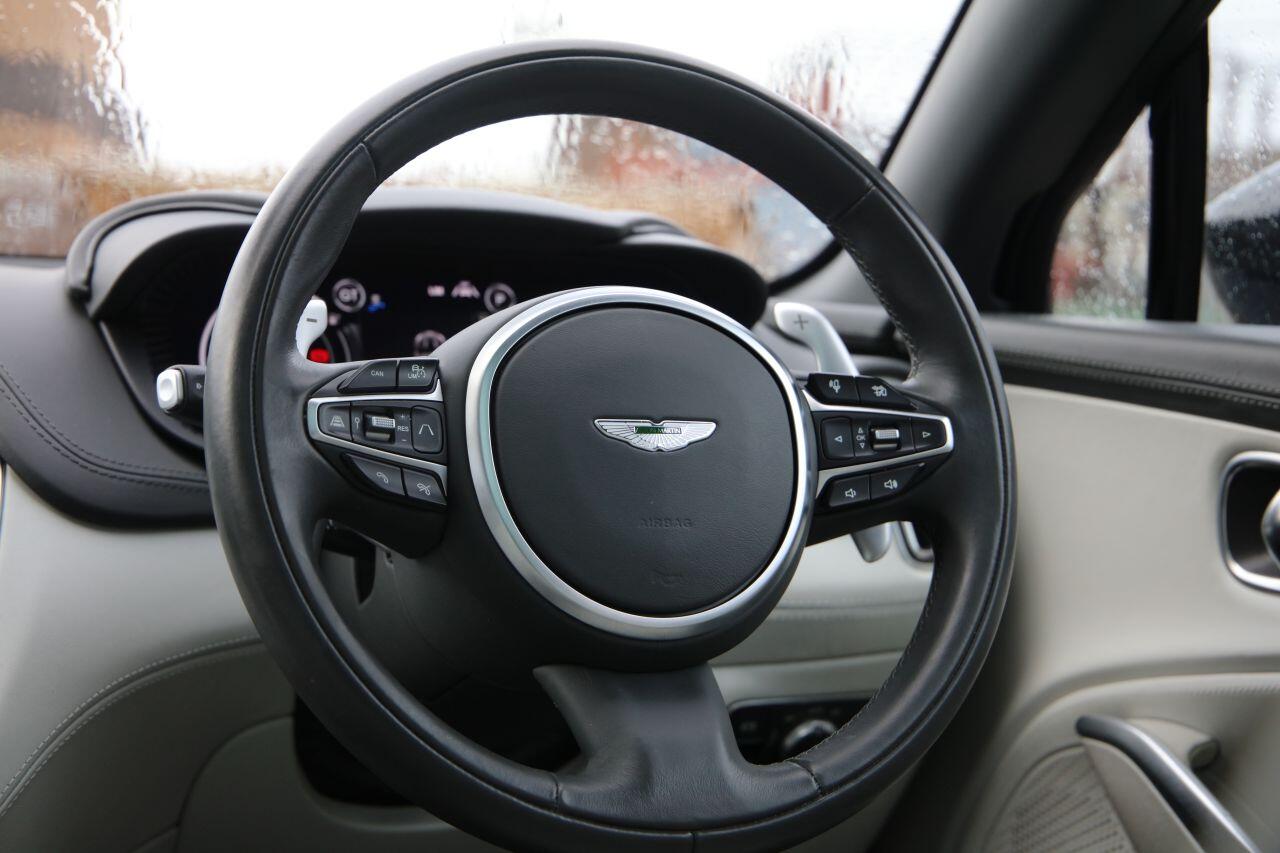 Aston Martin DBX view 30