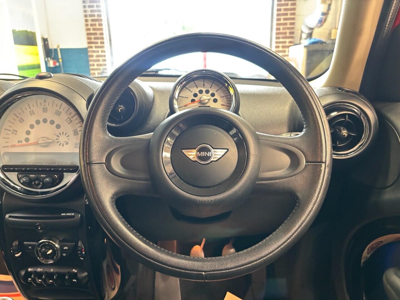 MINI Countryman view 19