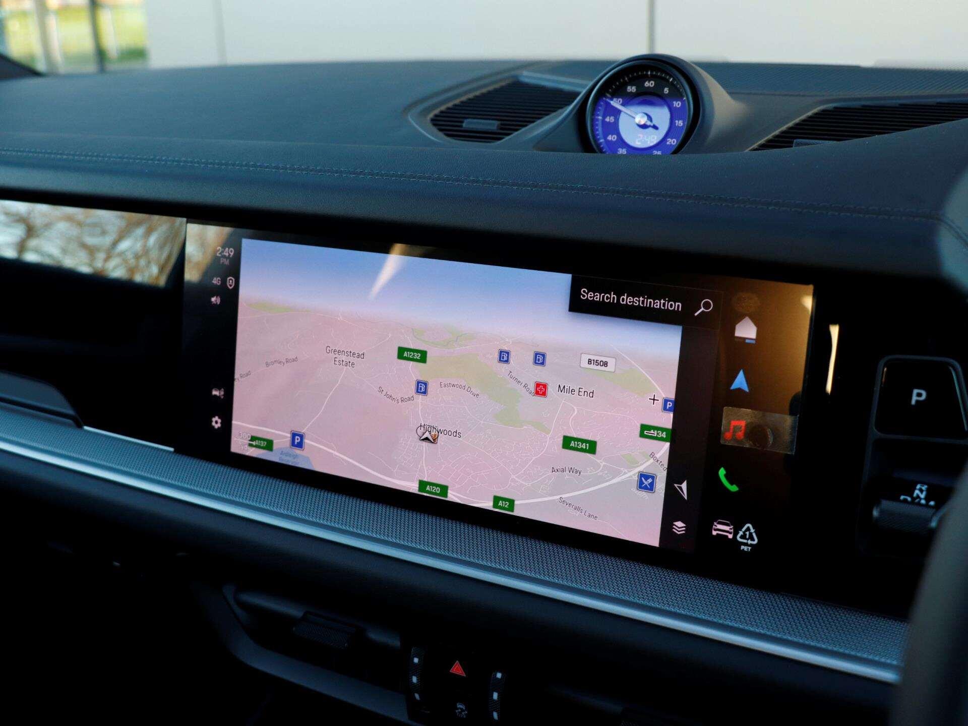 Porsche Cayenne view 15