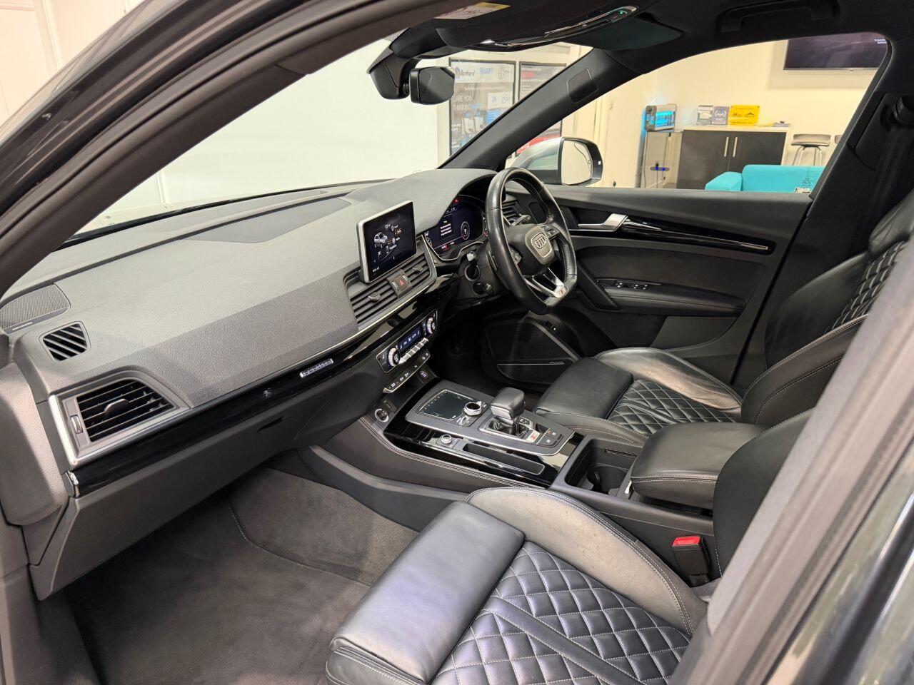 Audi SQ5 view 19