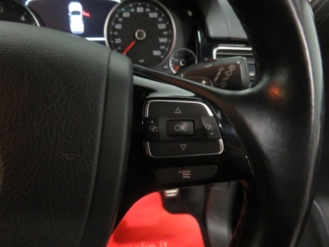 Volkswagen Touareg view 50
