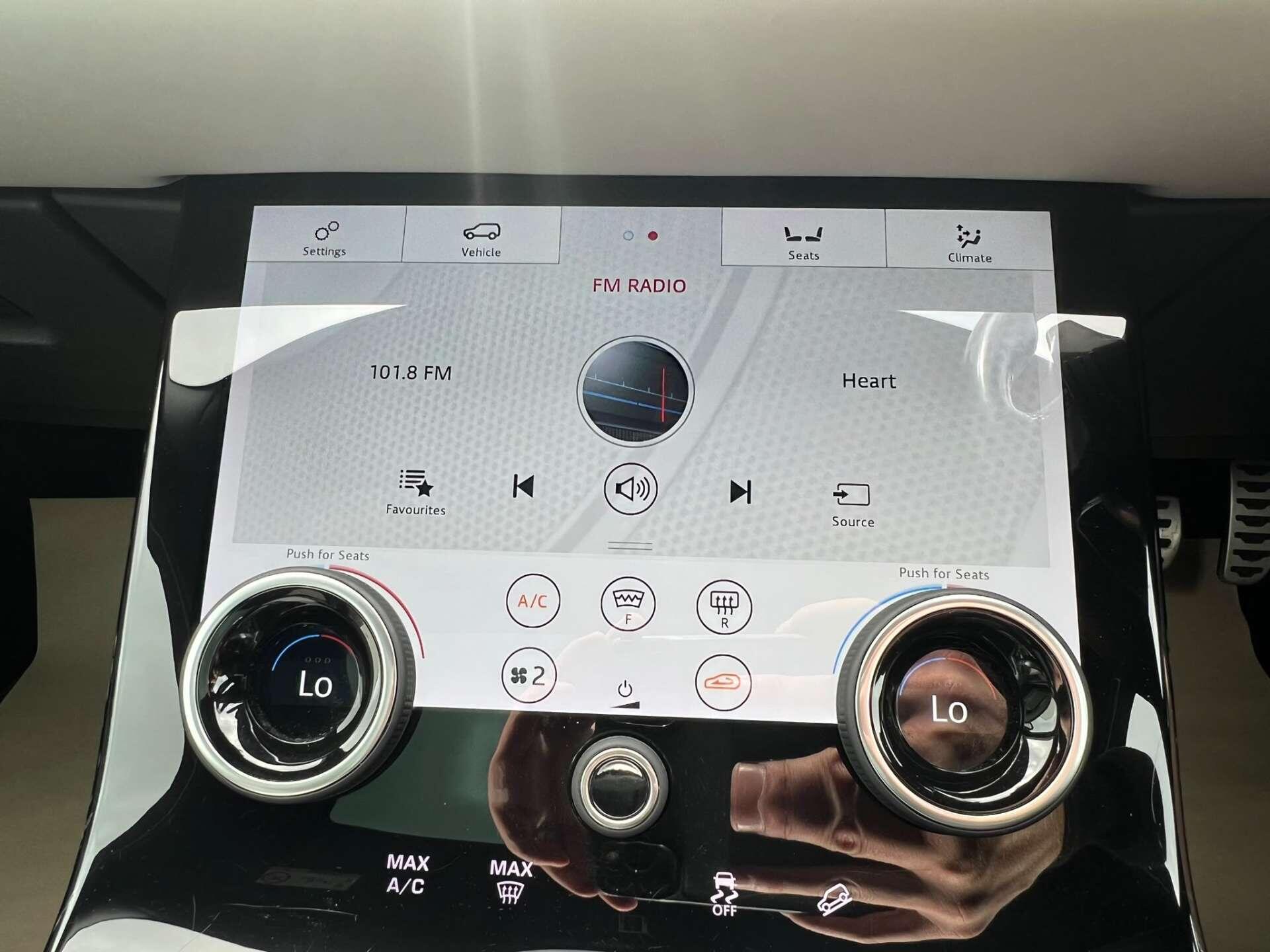 Land Rover Range Rover Evoque view 41