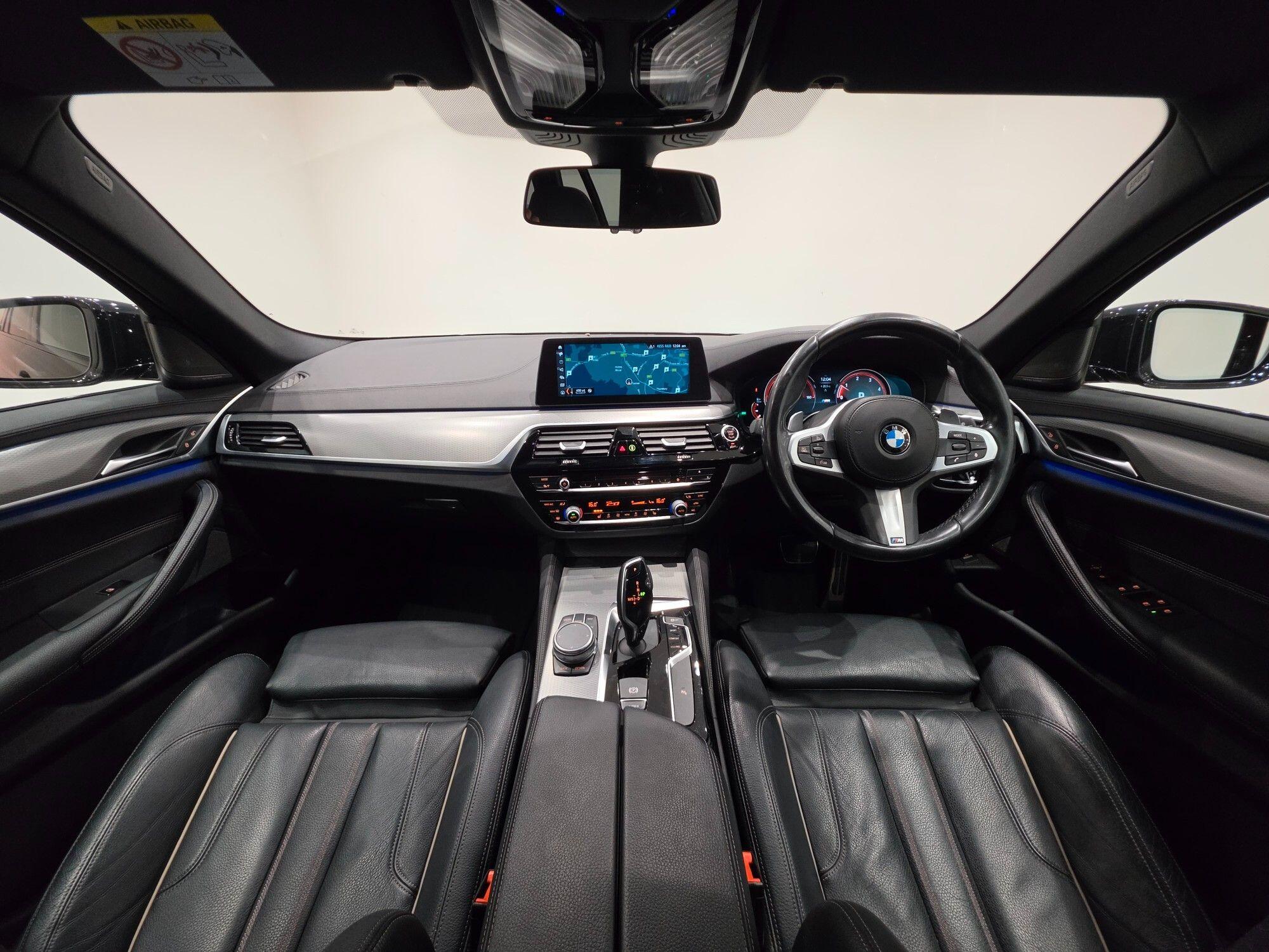 BMW 5 Series view 20