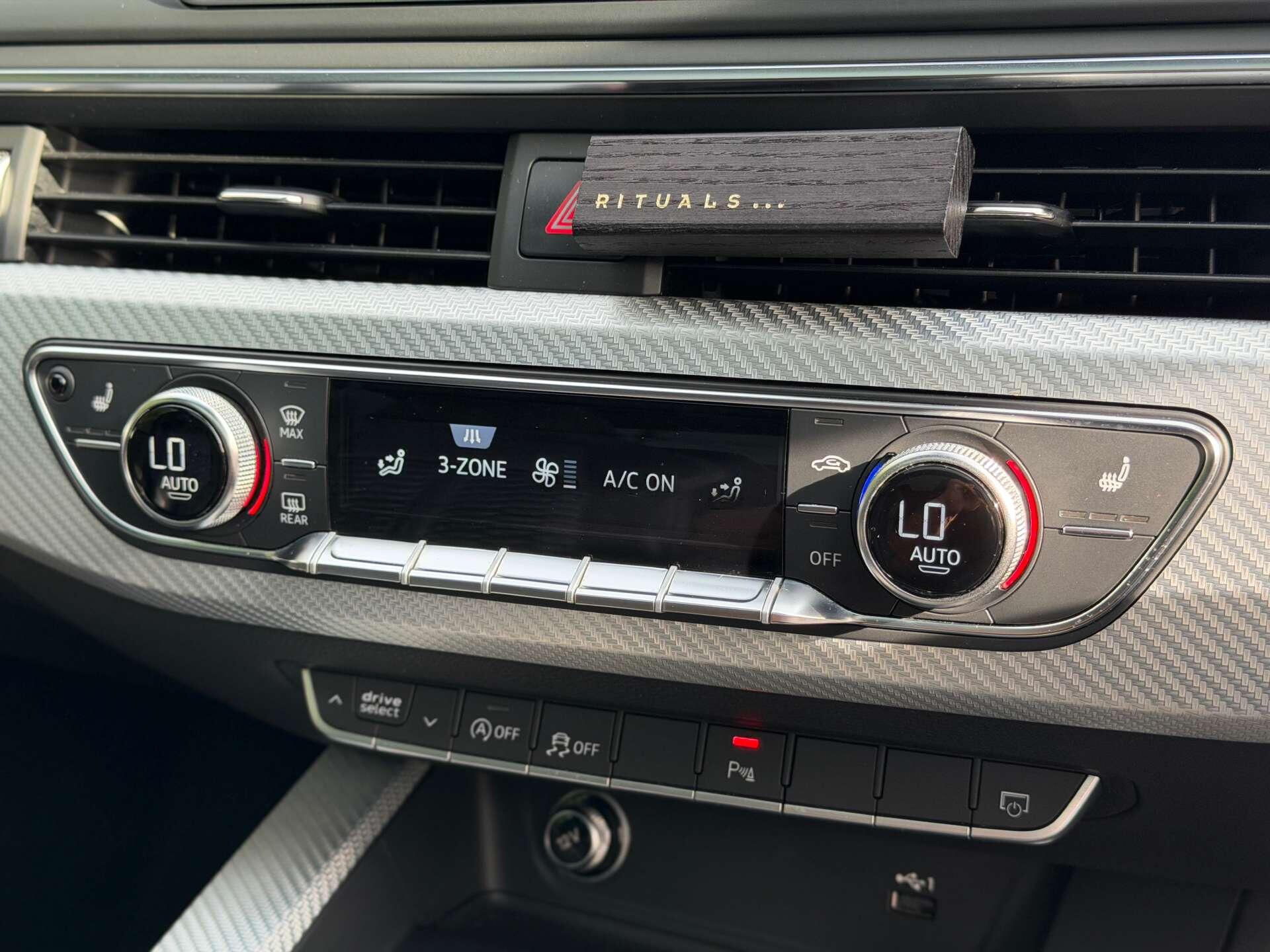Audi RS5 view 45