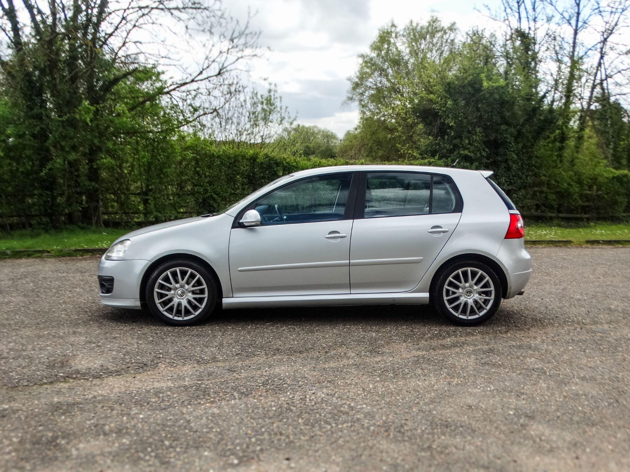 Volkswagen Golf view 2