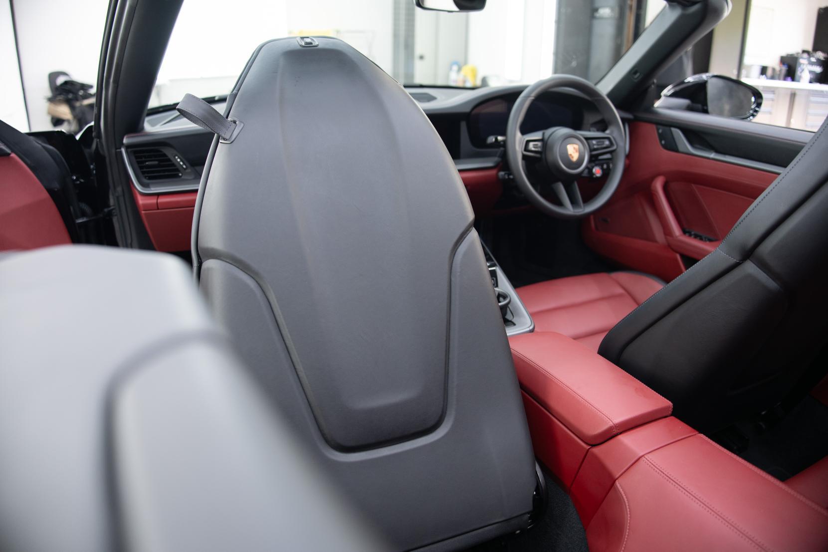 Porsche 911 view 11