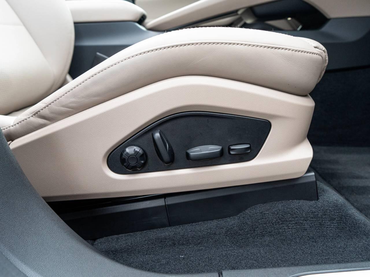 Porsche Macan view 37