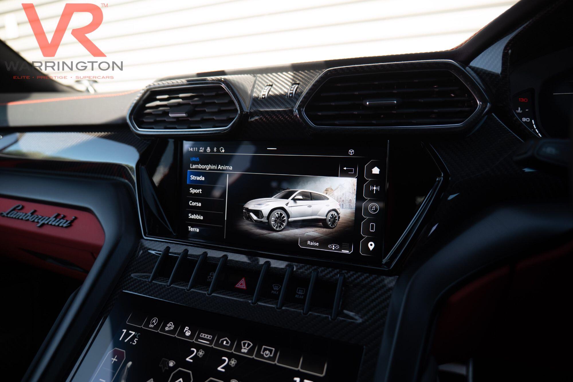 Lamborghini Urus view 41