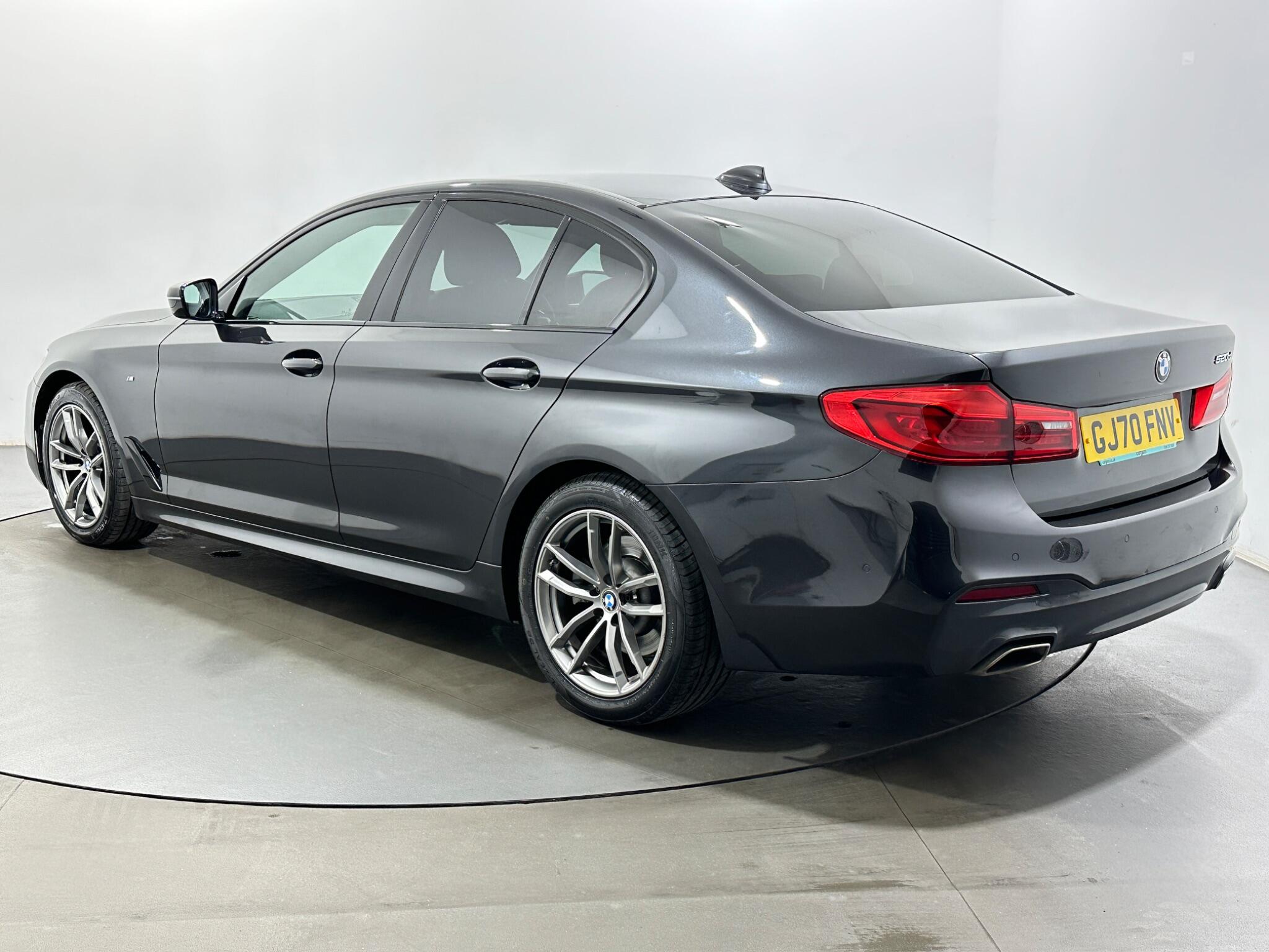BMW 5 Series view 6
