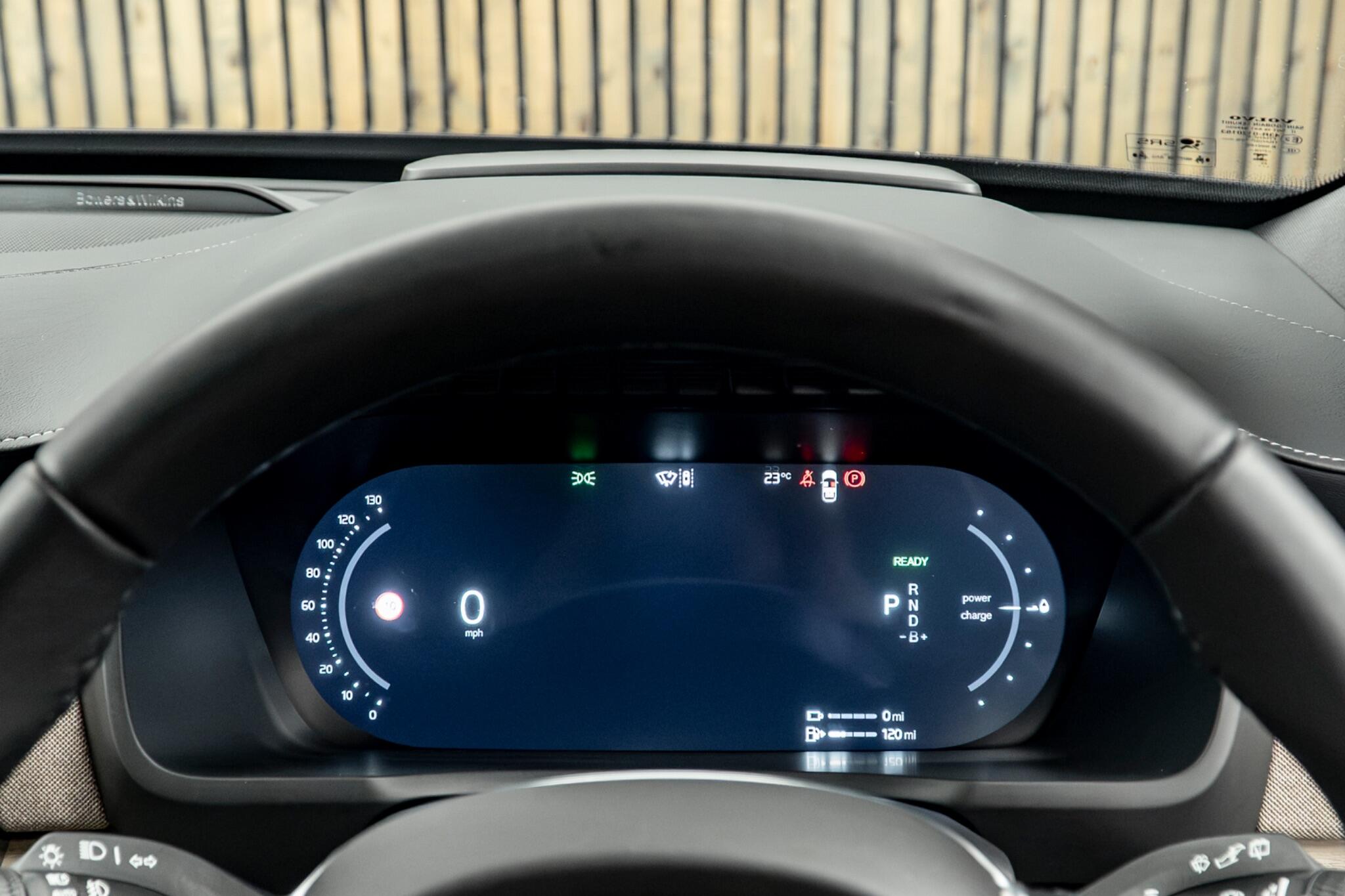 Volvo XC90 view 35
