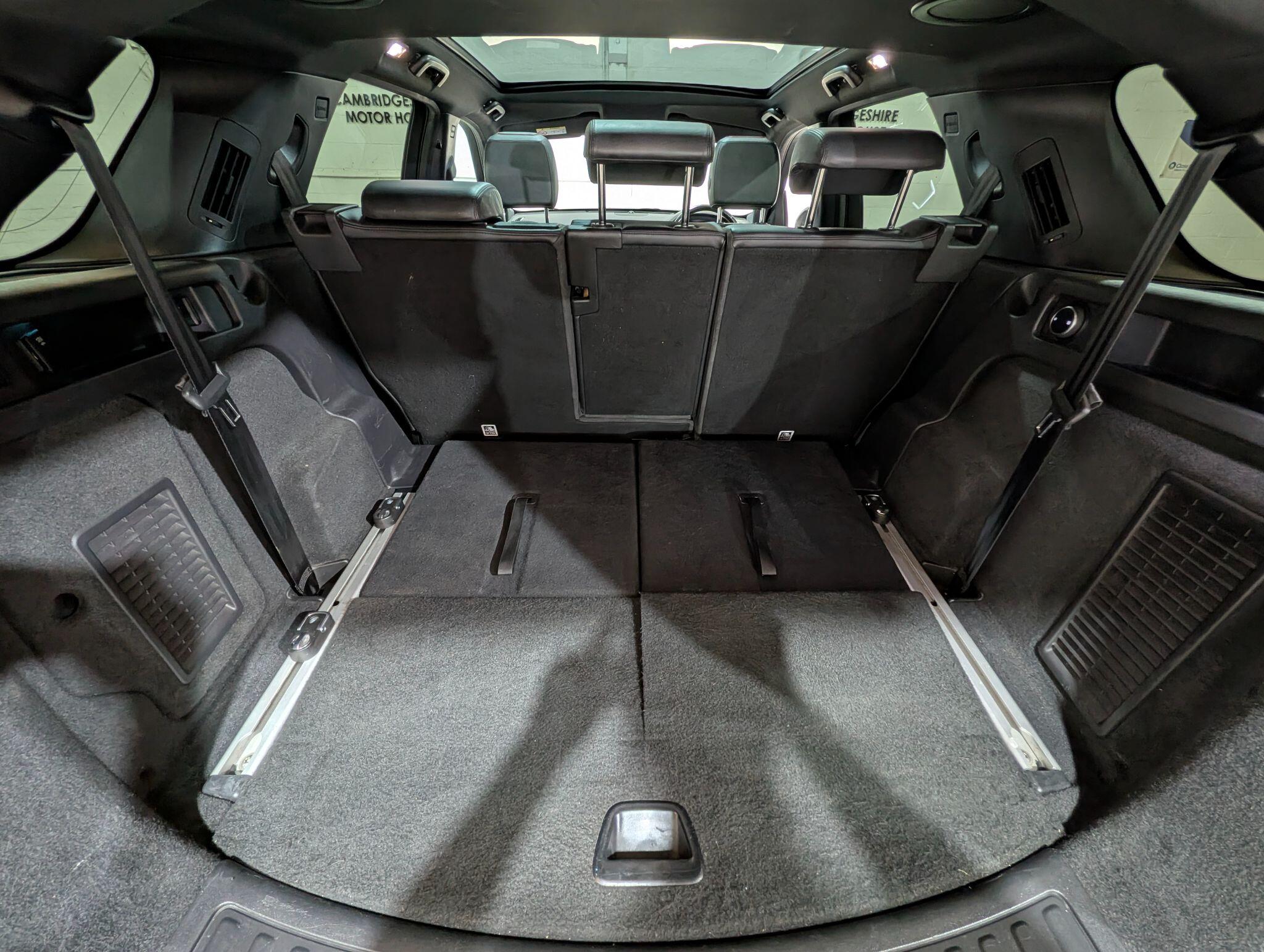 Land Rover Discovery Sport view 62