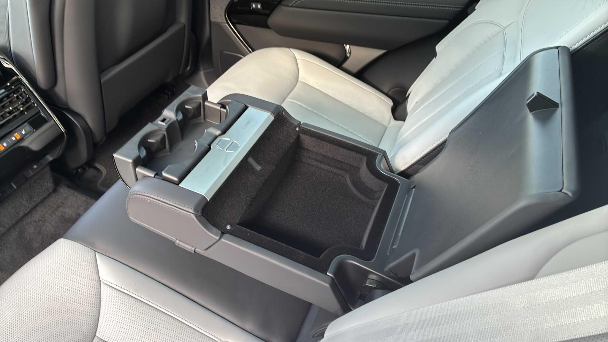 Land Rover Range Rover Sport view 31