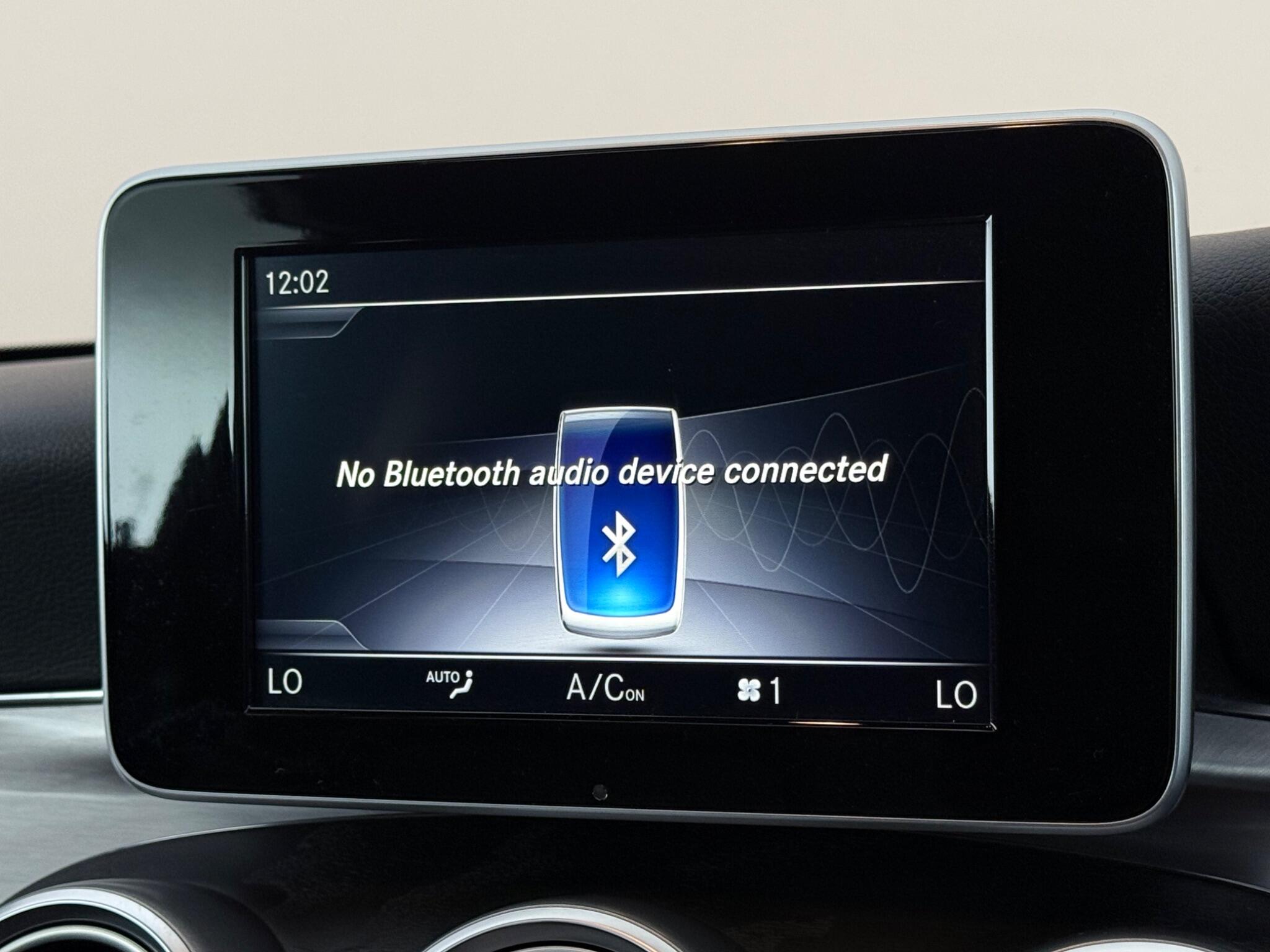 Mercedes-Benz C-Class view 23