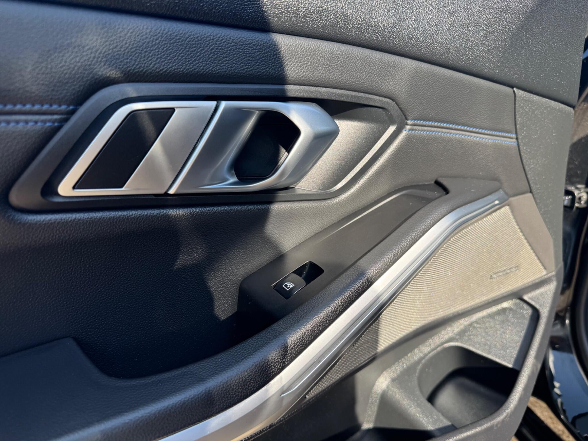 BMW 3 Series view 33