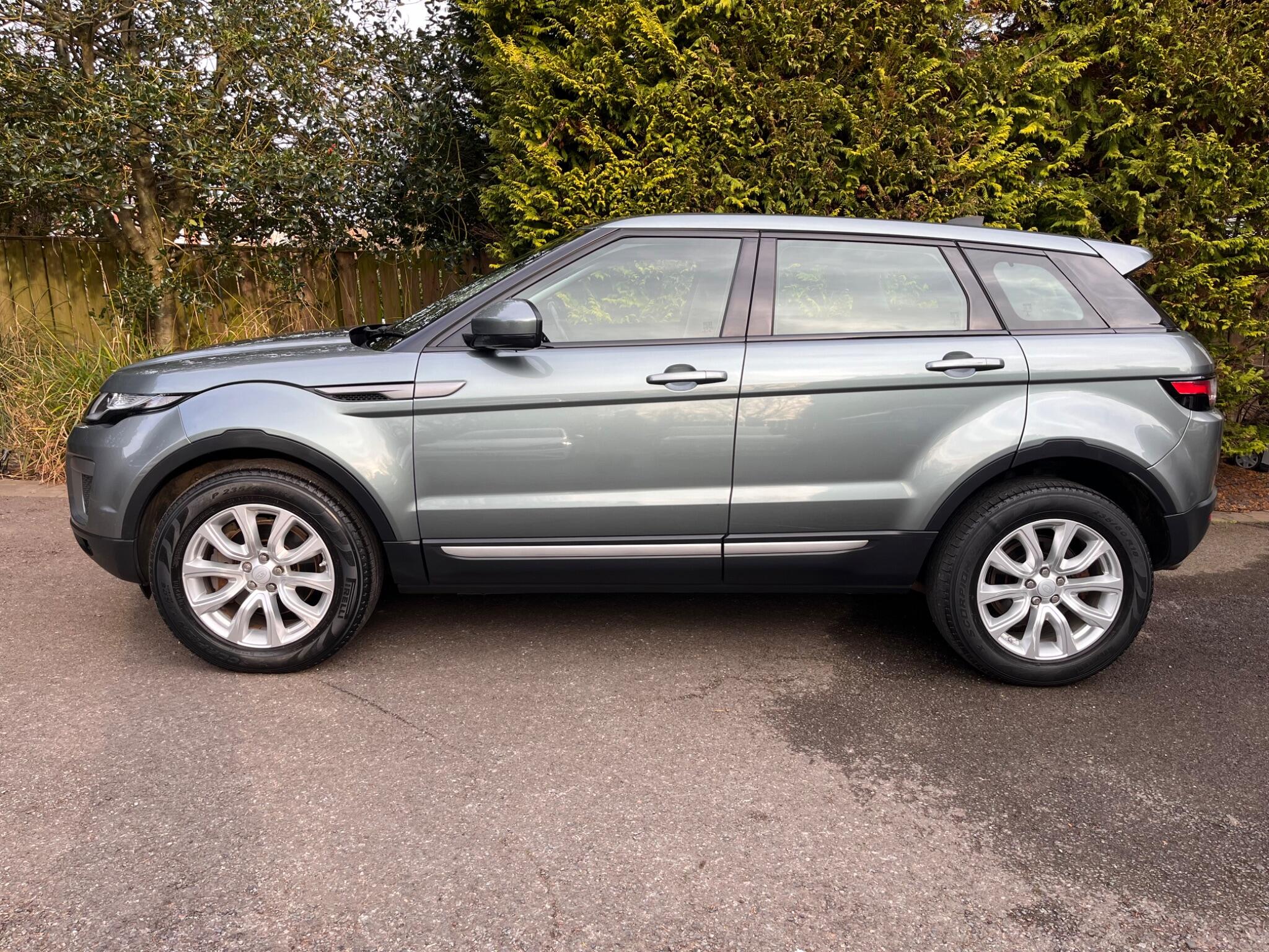 Land Rover Range Rover Evoque view 8