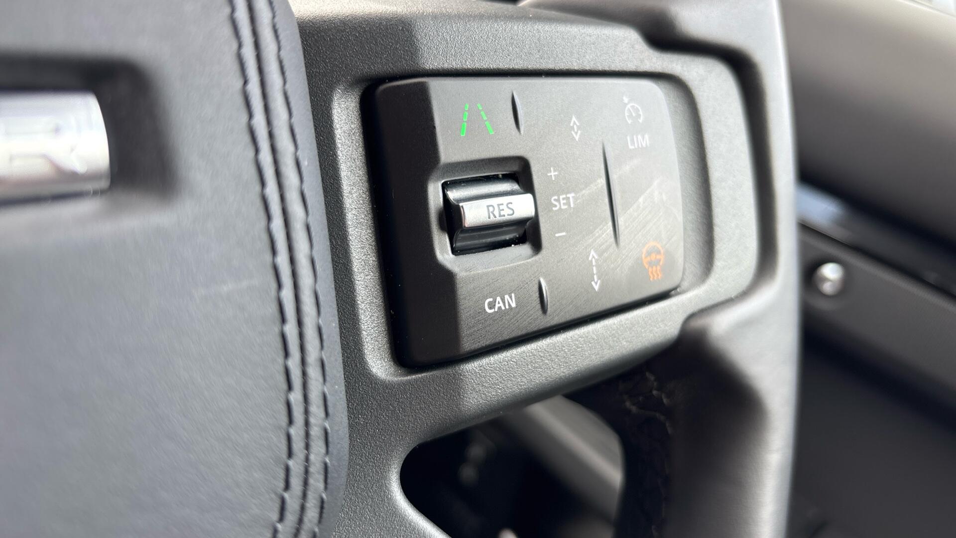 Land Rover Defender view 38