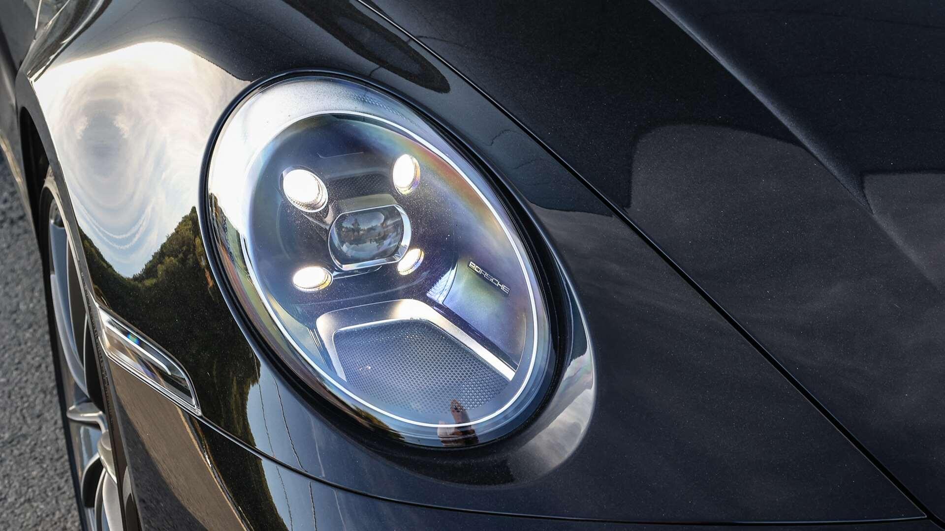 Porsche 911 view 30