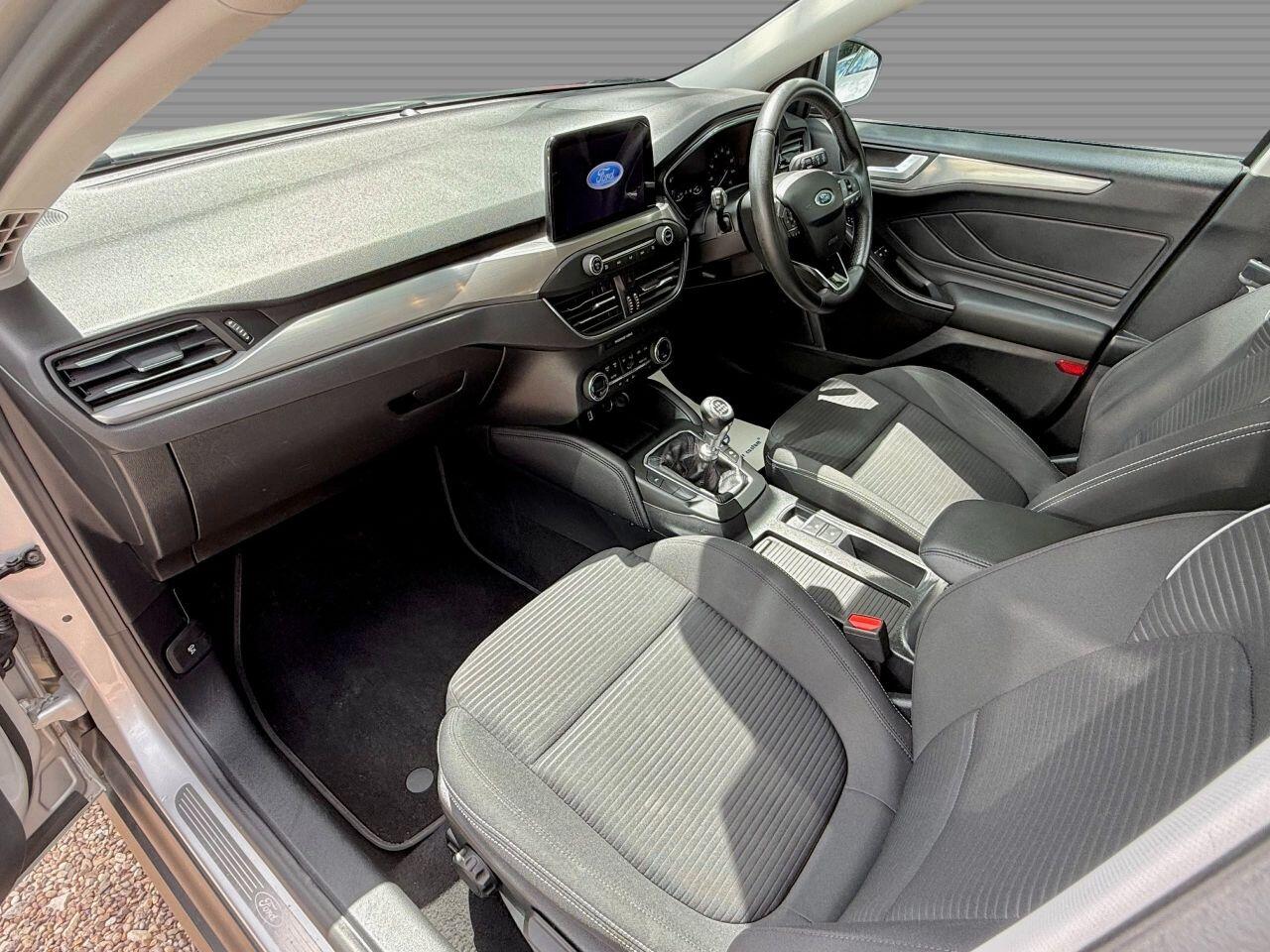 Ford Focus view 18