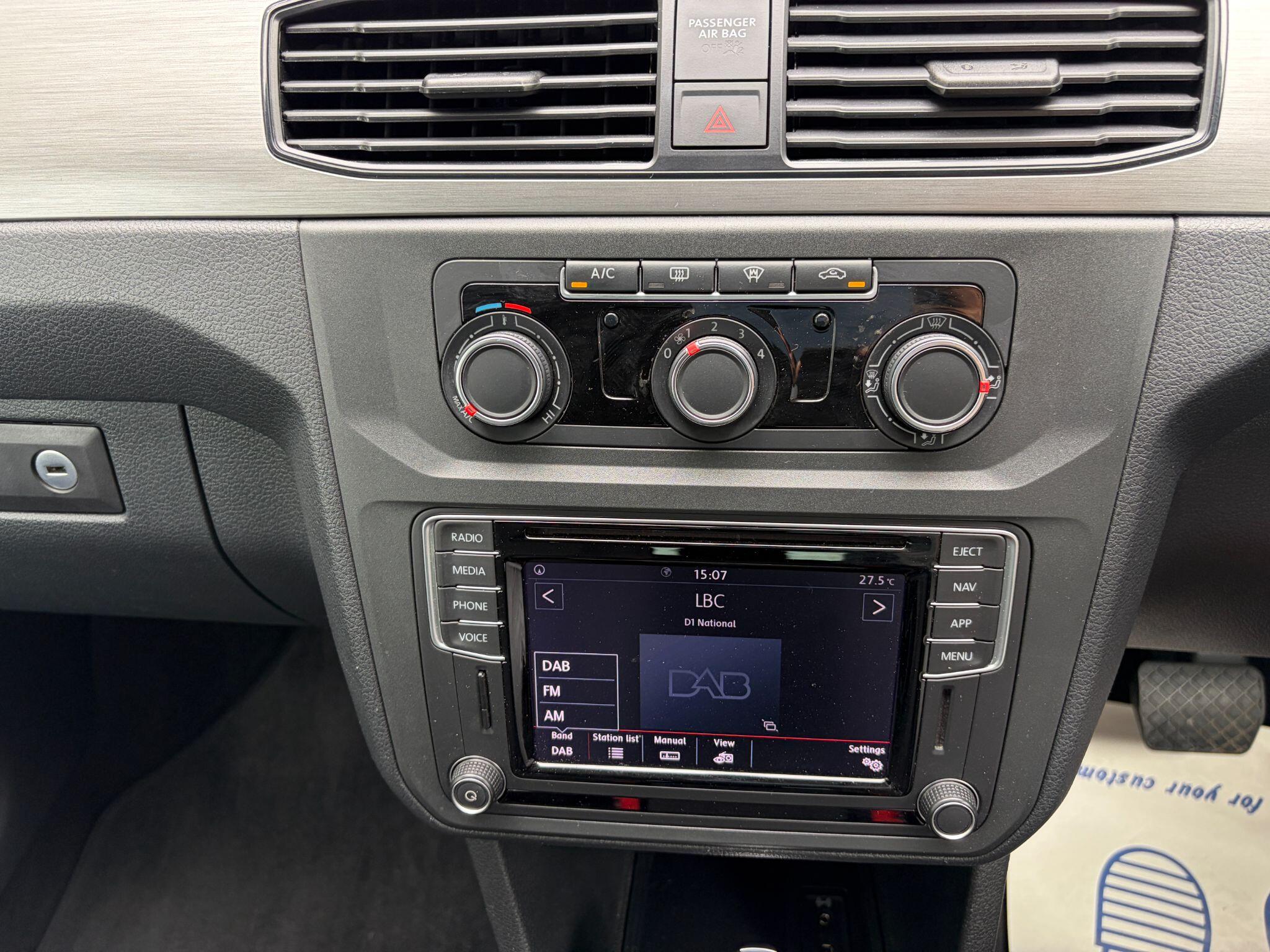 Volkswagen Caddy Maxi Life view 22