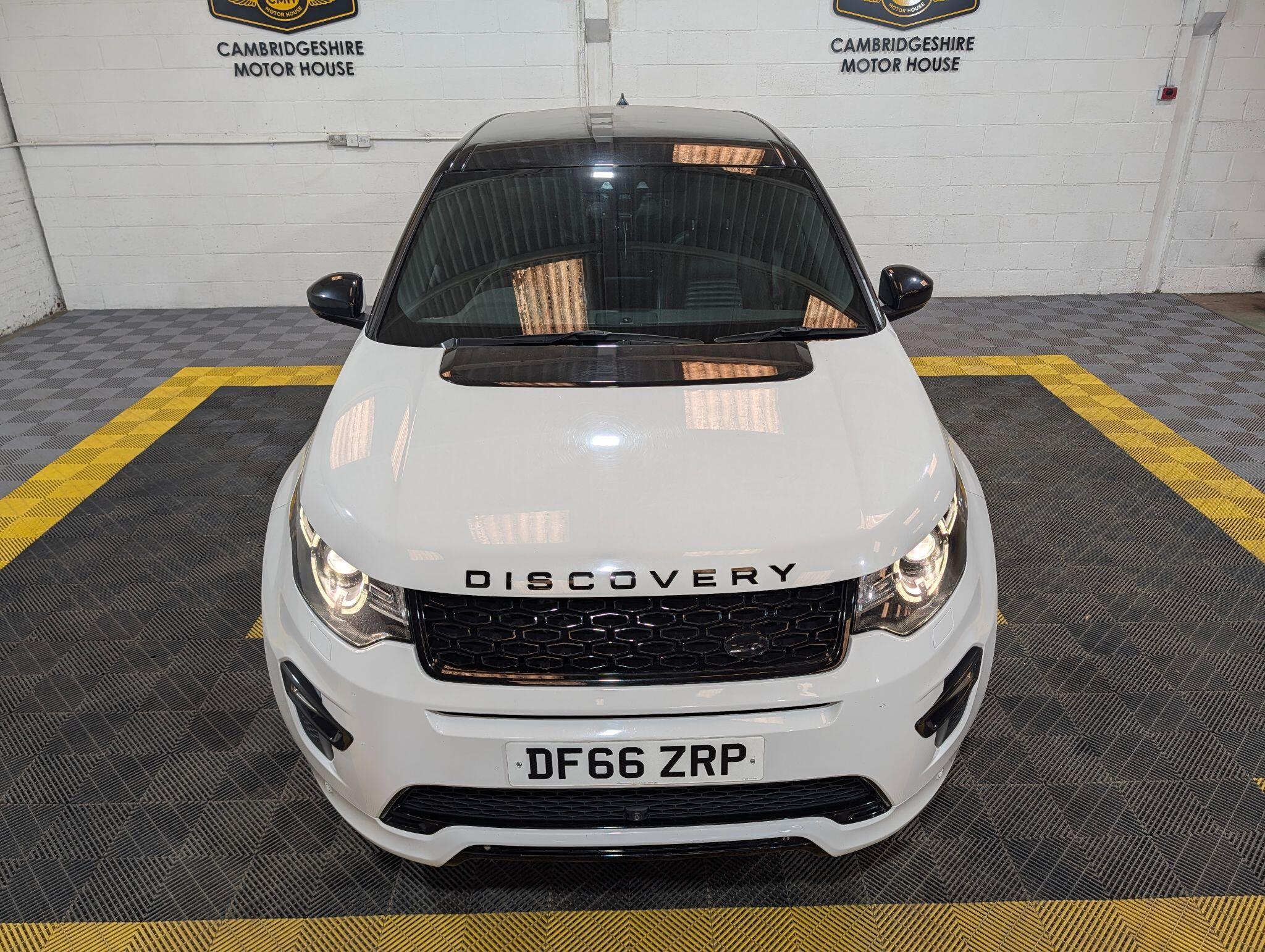 Land Rover Discovery Sport view 2