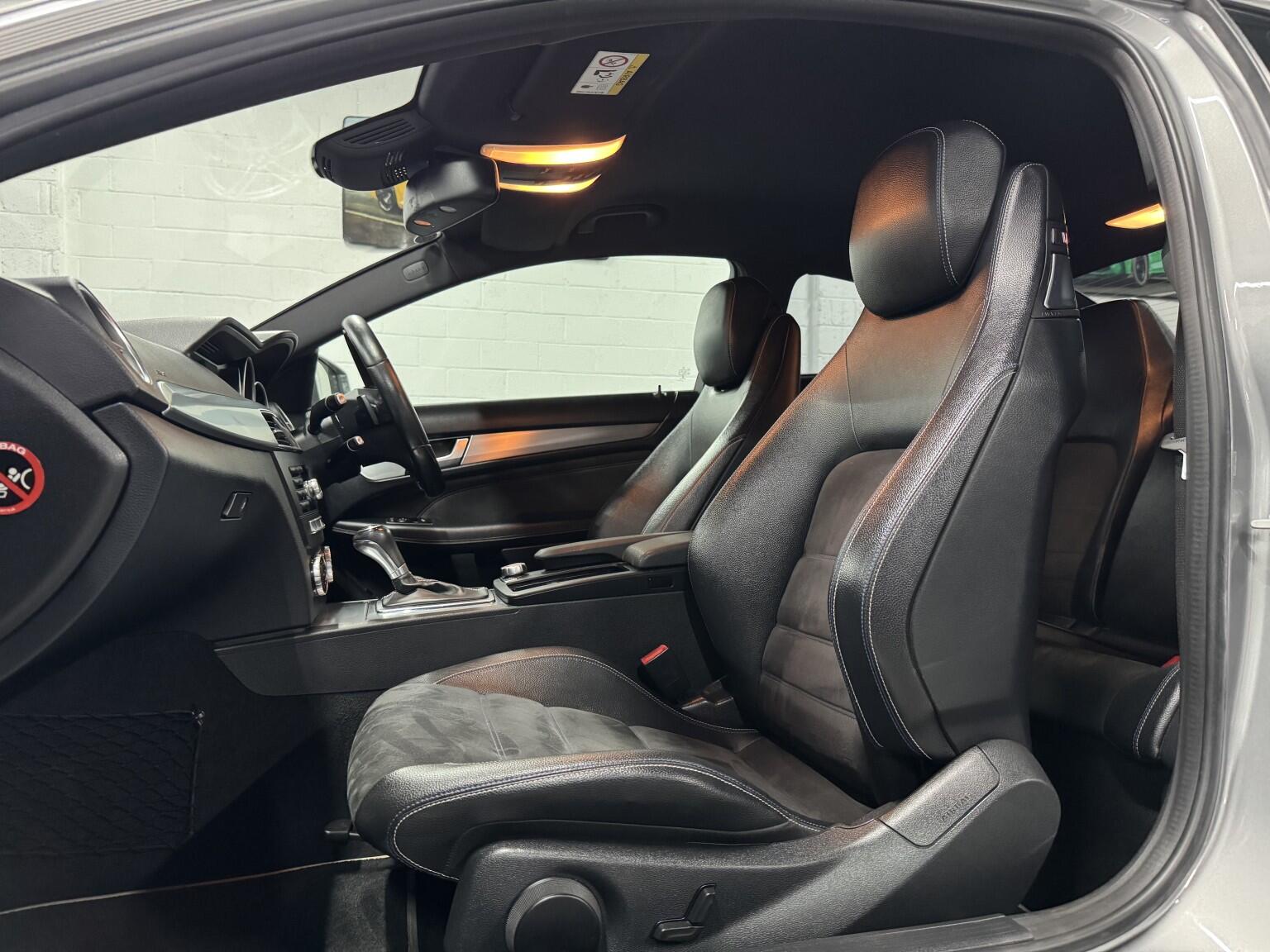 Mercedes-Benz C Class view 4