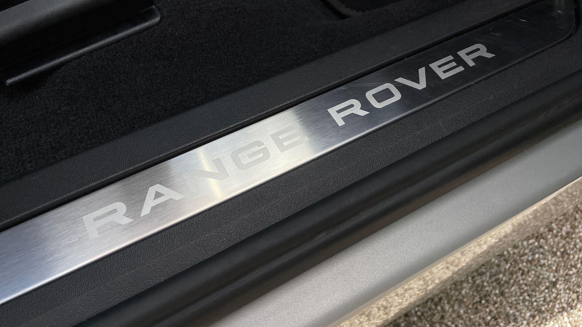 Land Rover Range Rover Evoque view 37