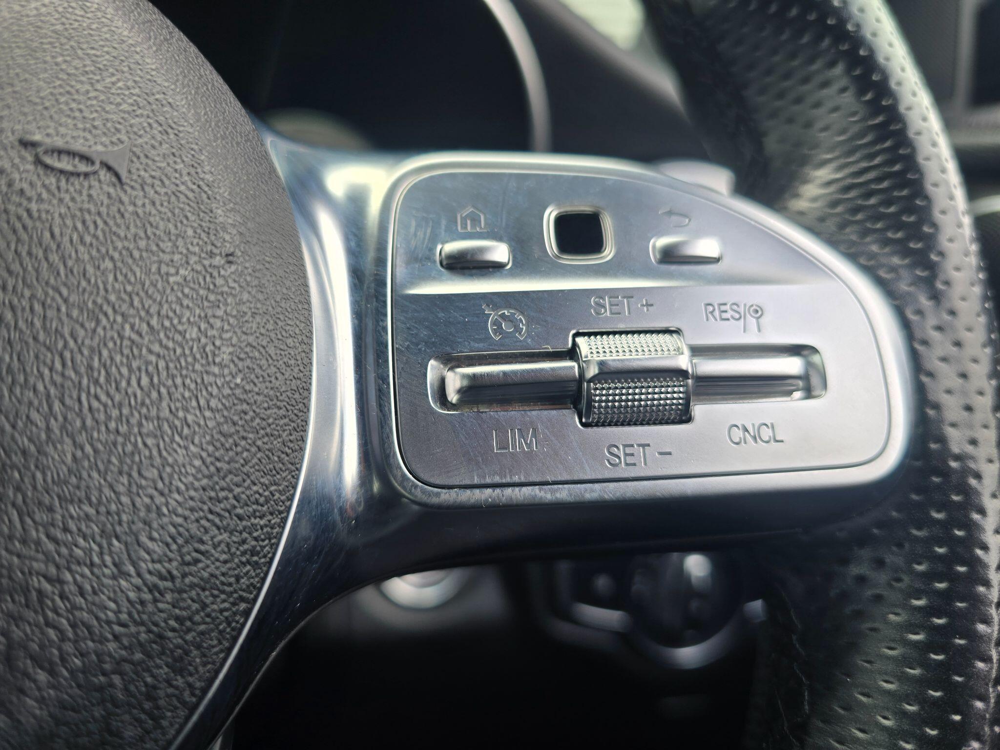 Mercedes-Benz GLC view 39