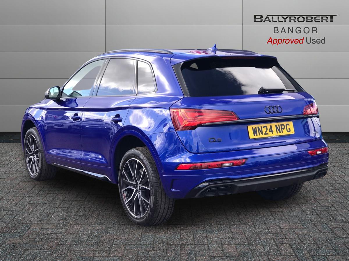 Audi Q5 view 2