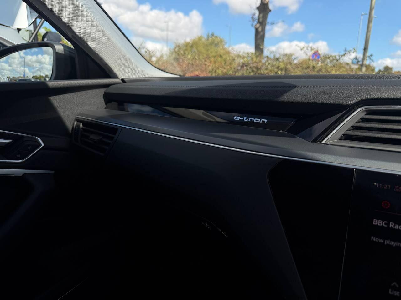 Audi E-Tron view 46