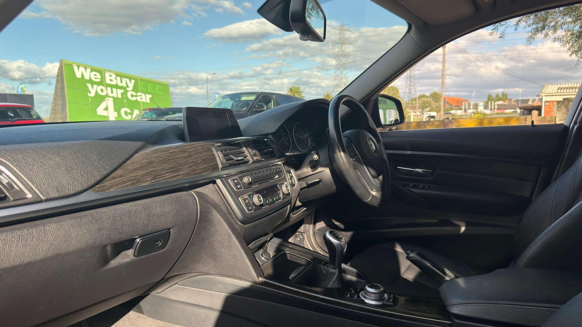 BMW 3 Series view 14