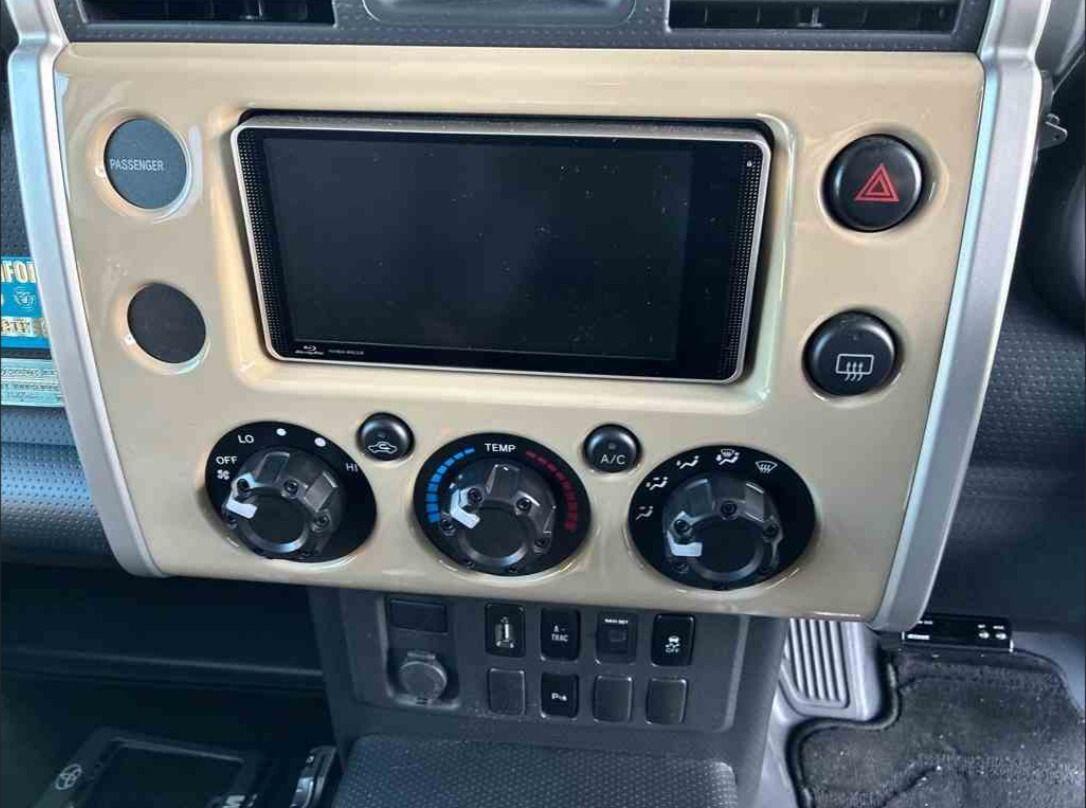 Toyota FJ Cruiser view 7