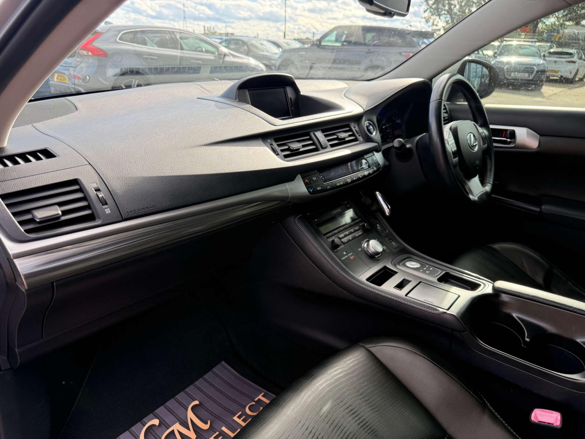 Lexus CT view 70