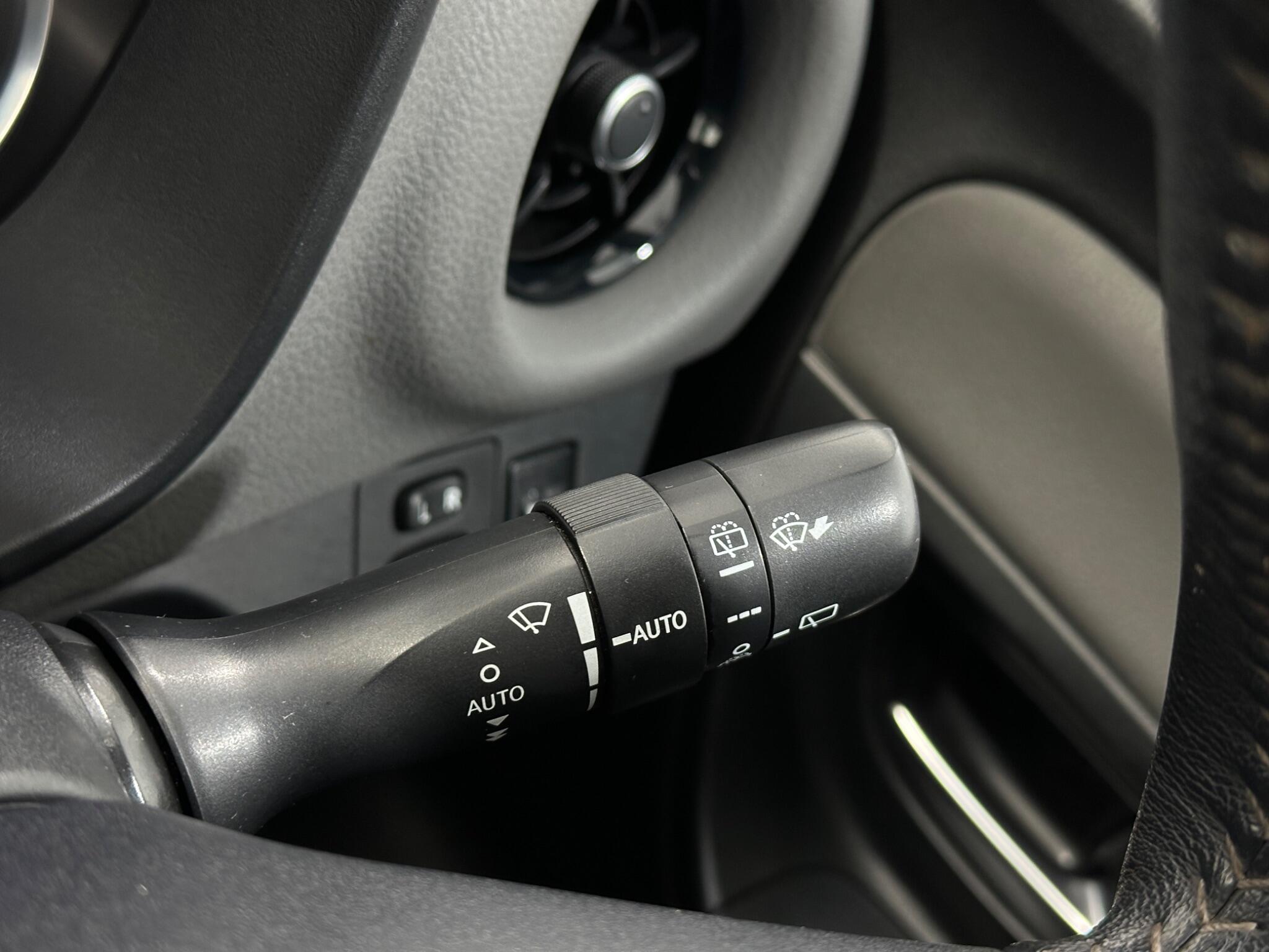 Toyota Yaris view 17