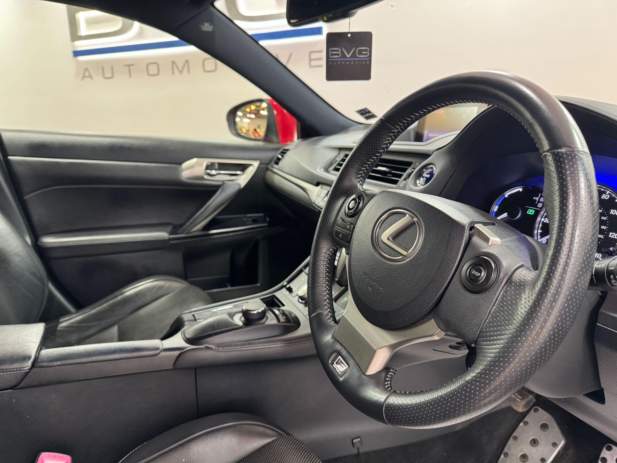 Lexus CT view 13