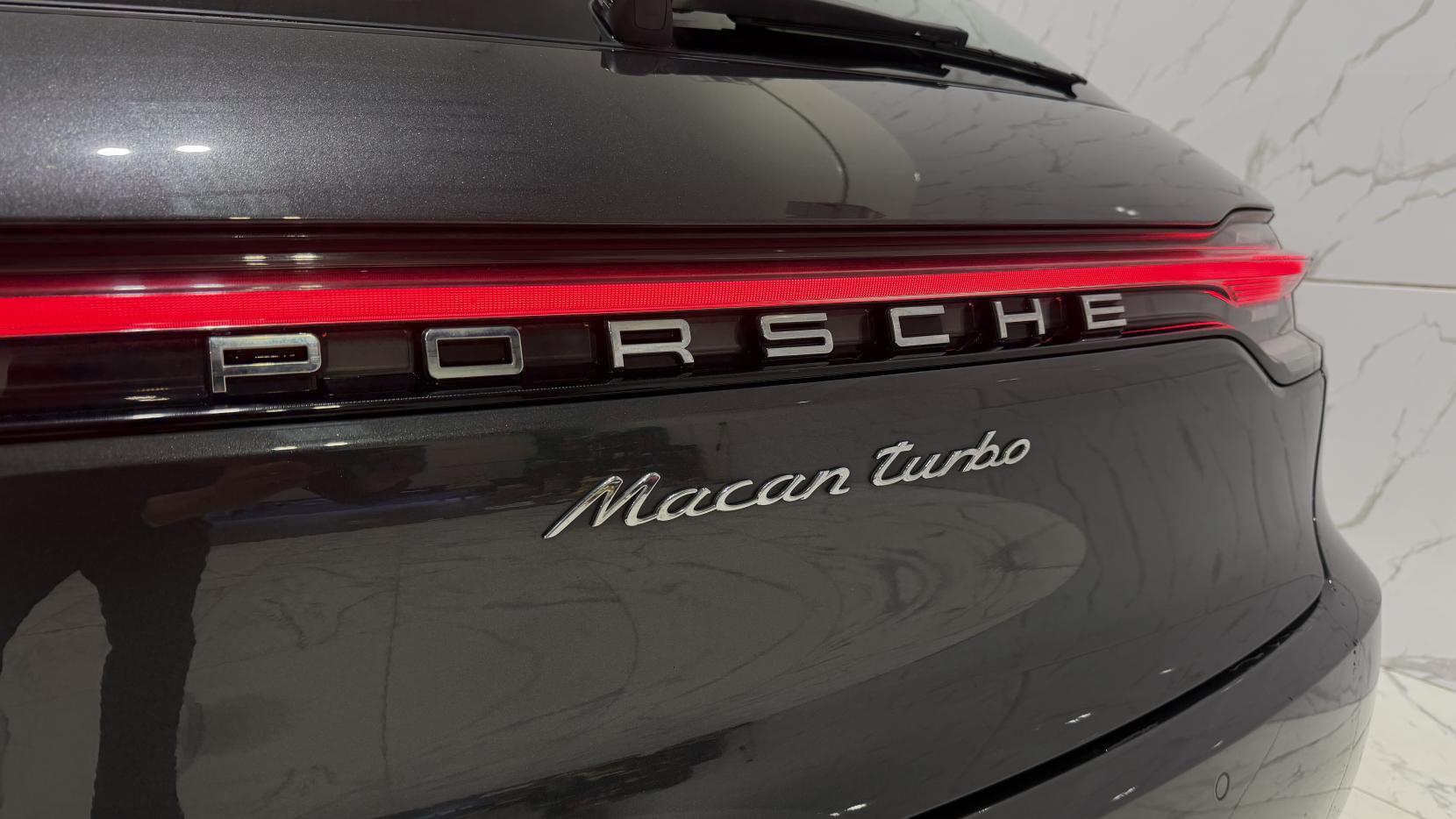 Porsche Macan view 46