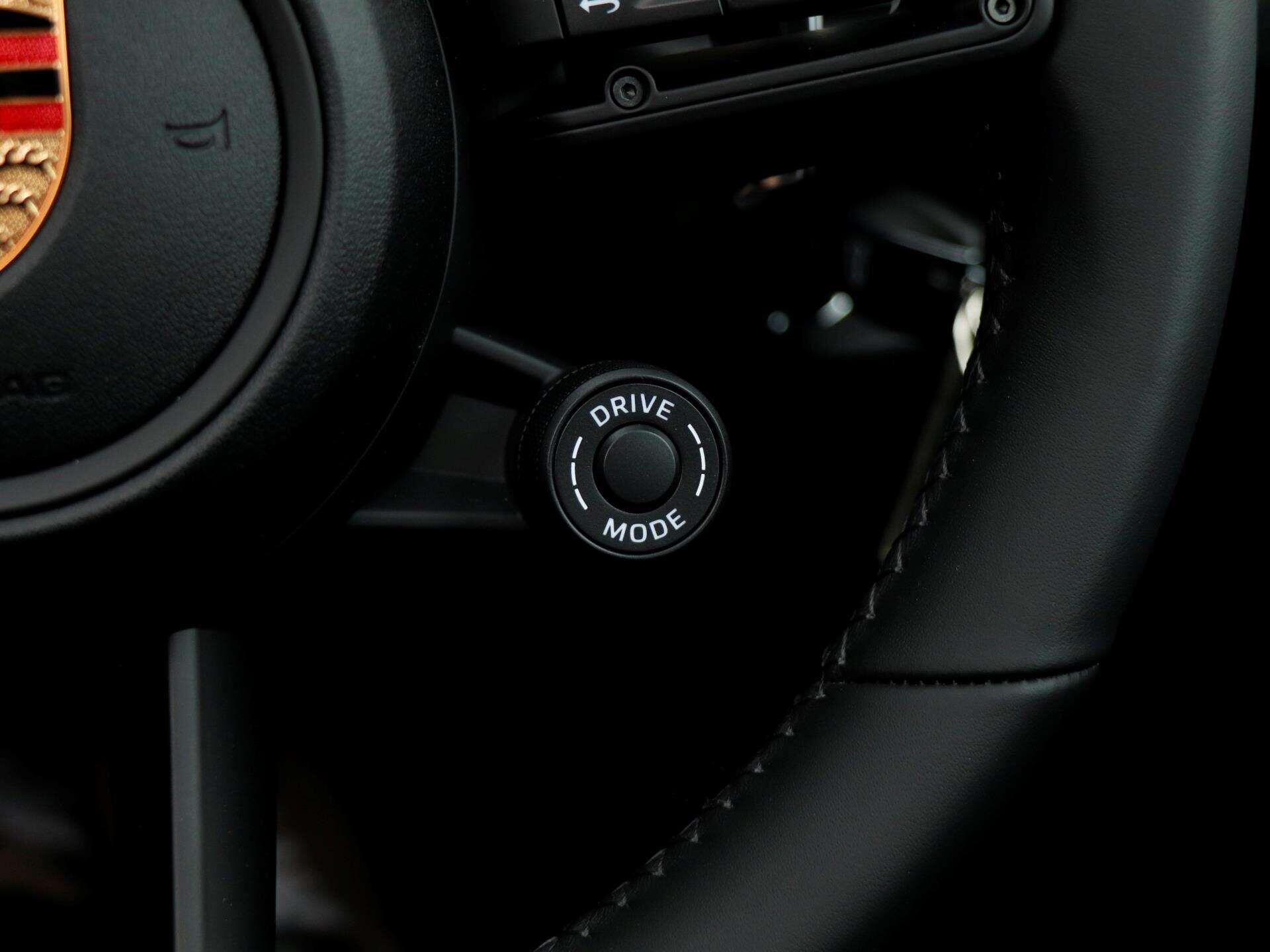 Porsche Macan view 21