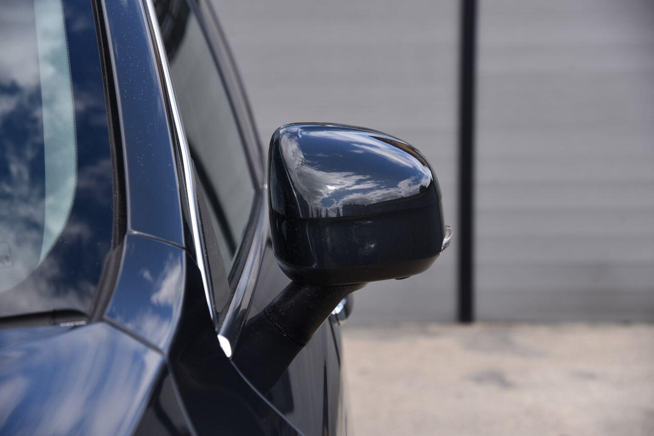 Volvo XC90 view 17