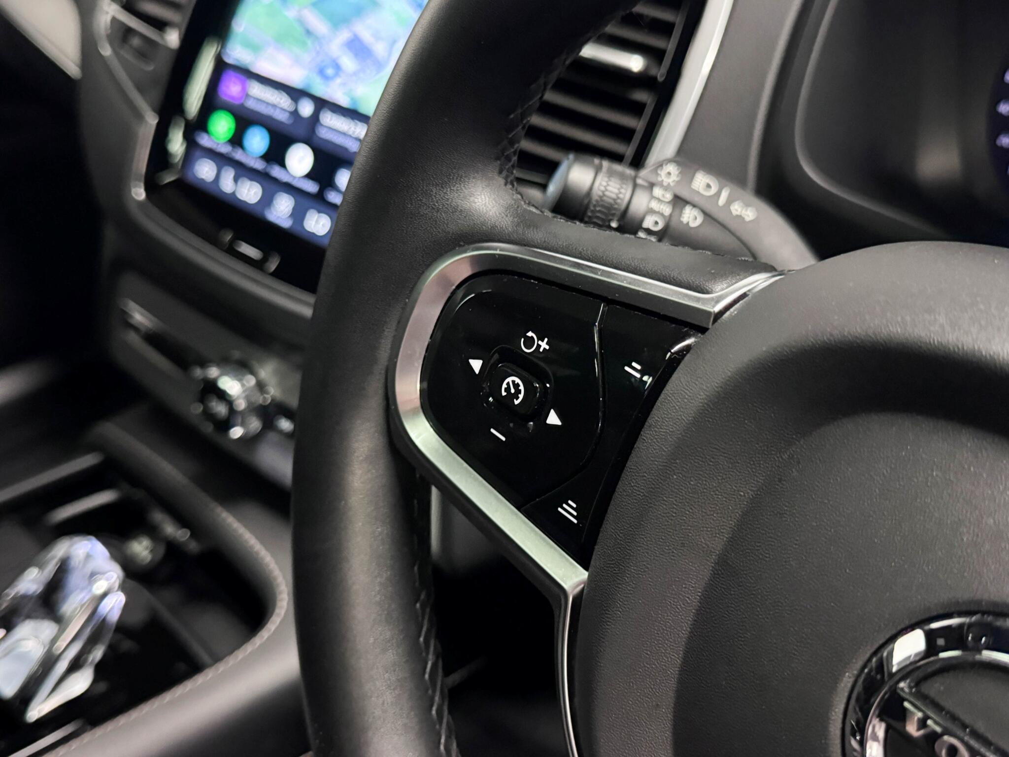 Volvo XC90 view 17