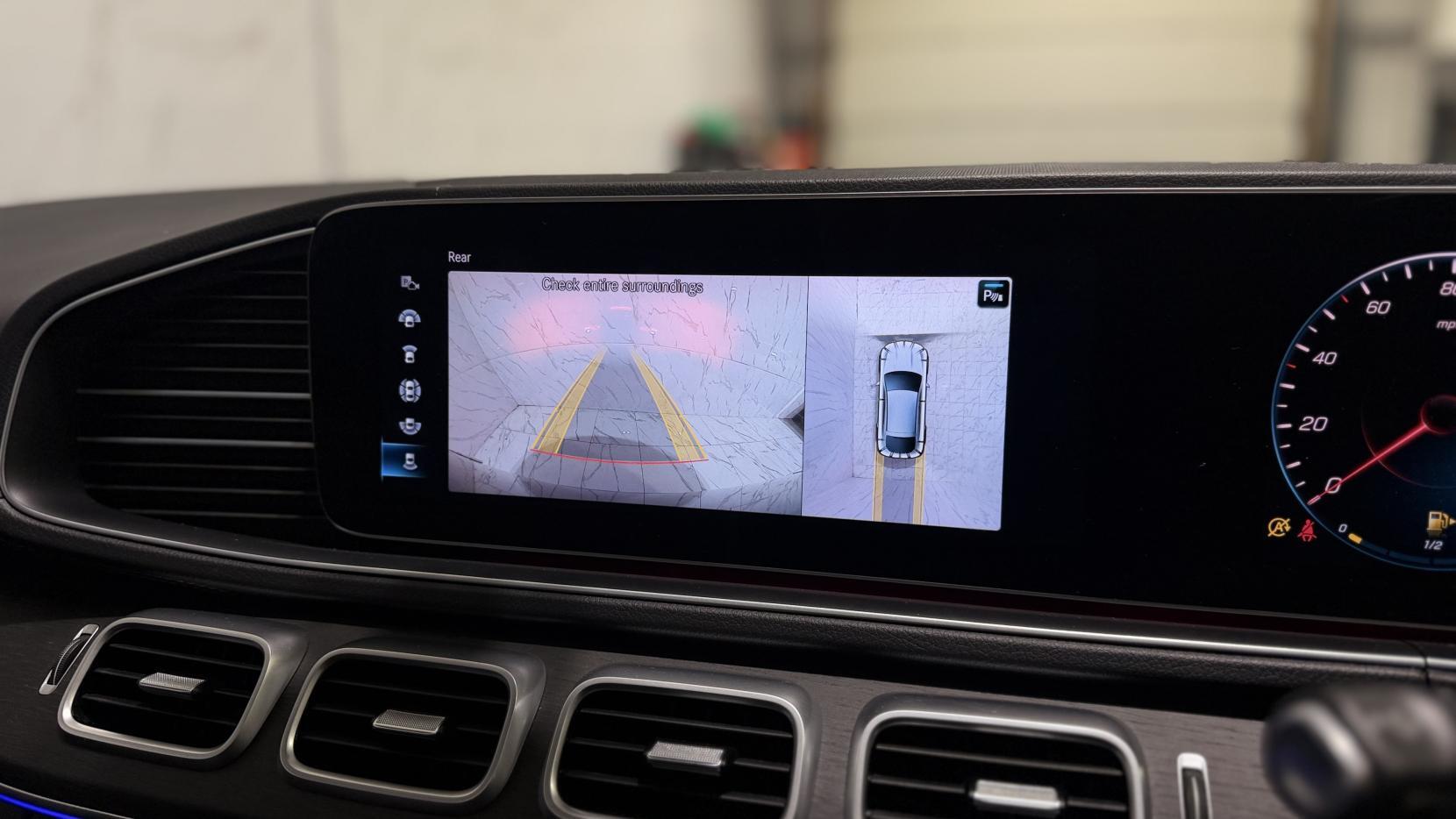 Mercedes-Benz Gle view 14