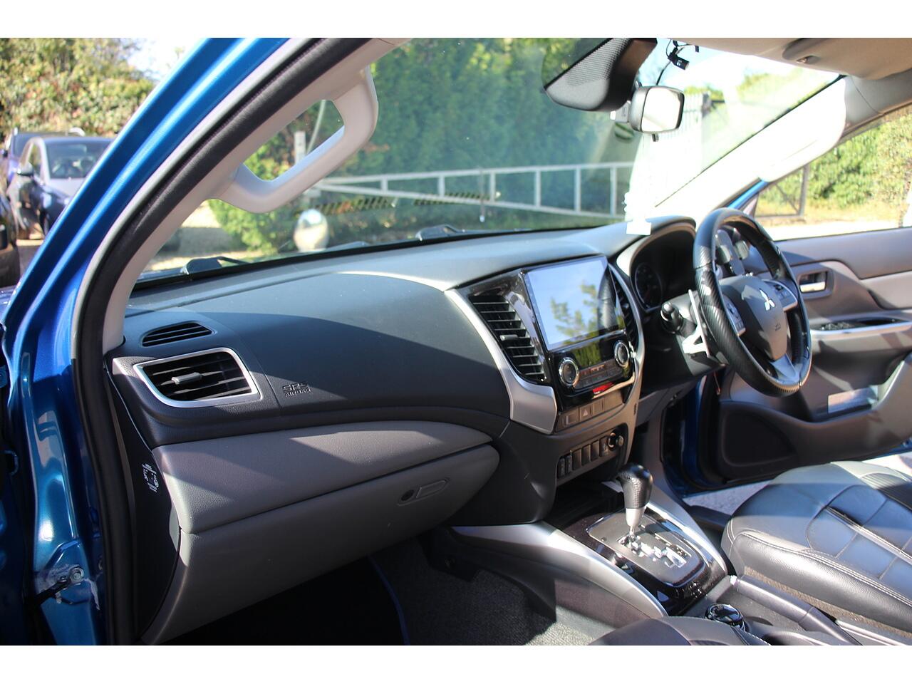 Mitsubishi L200 view 12