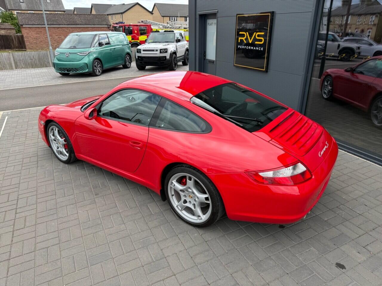 Porsche 911 view 3