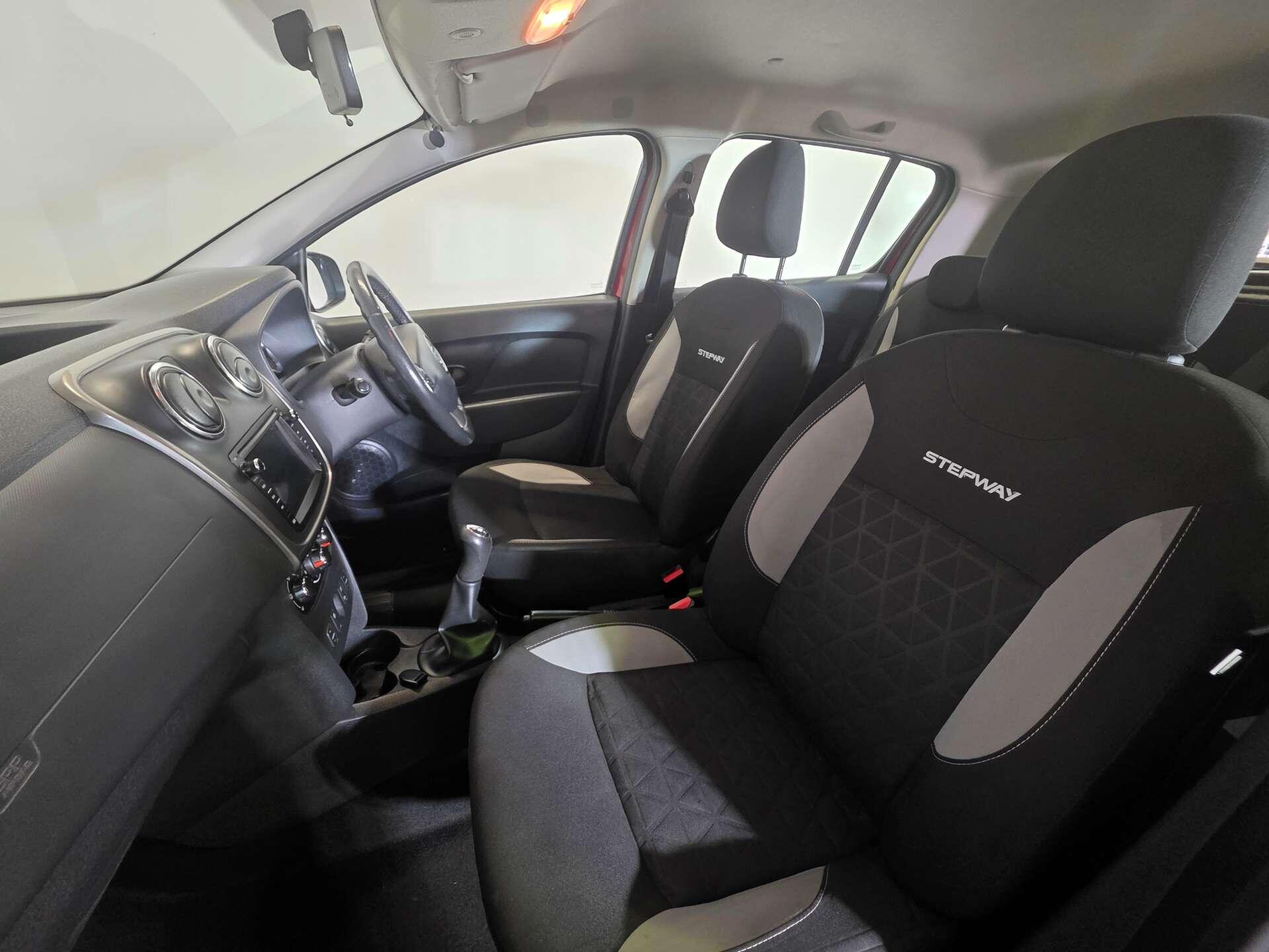 Dacia Sandero view 50