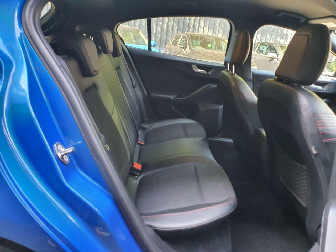 Ford Focus view 18