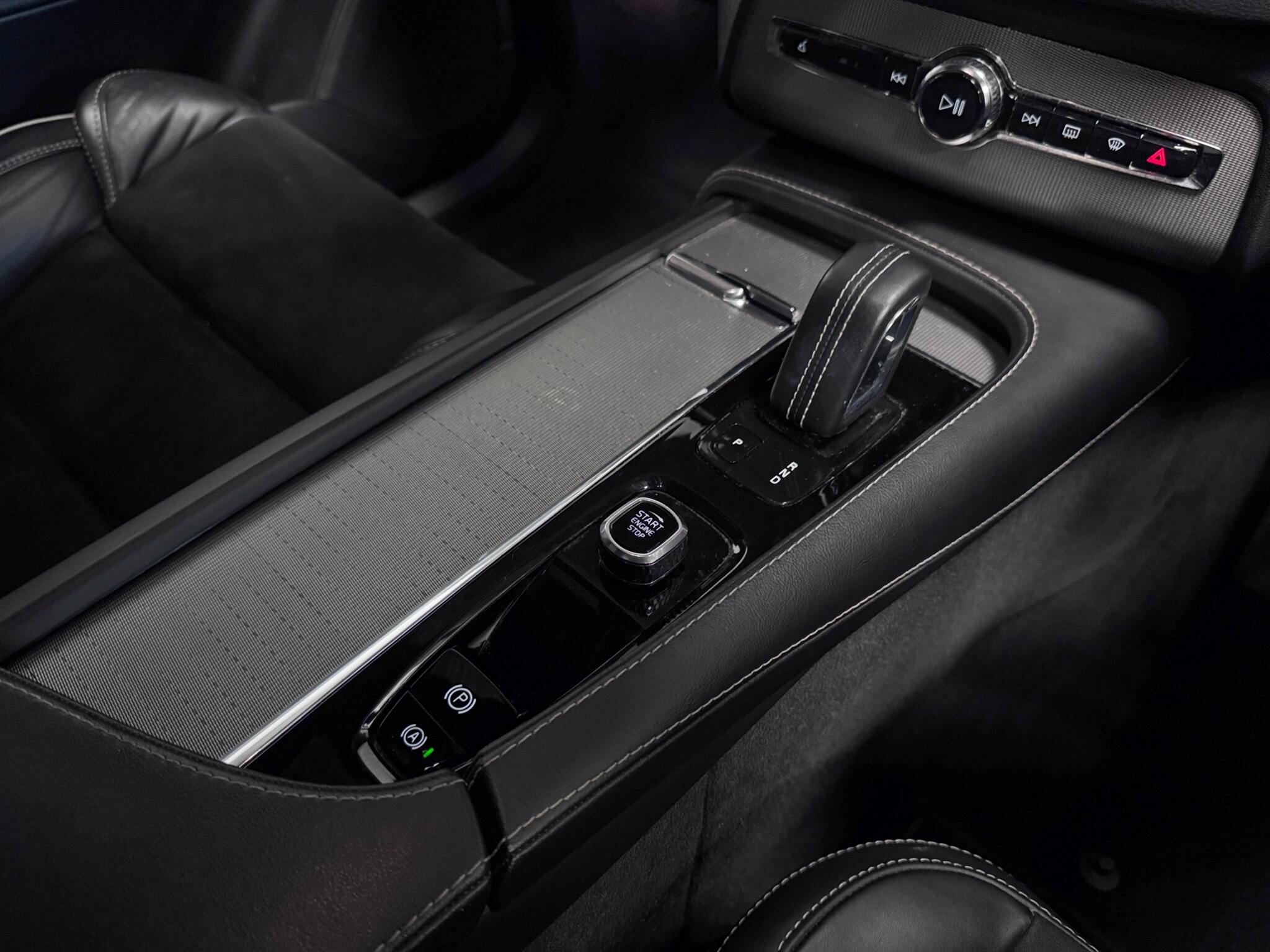 Volvo XC90 view 41