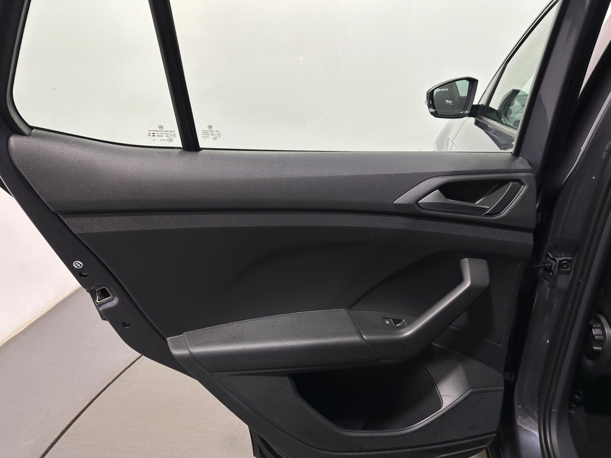 Volkswagen T-Cross view 39