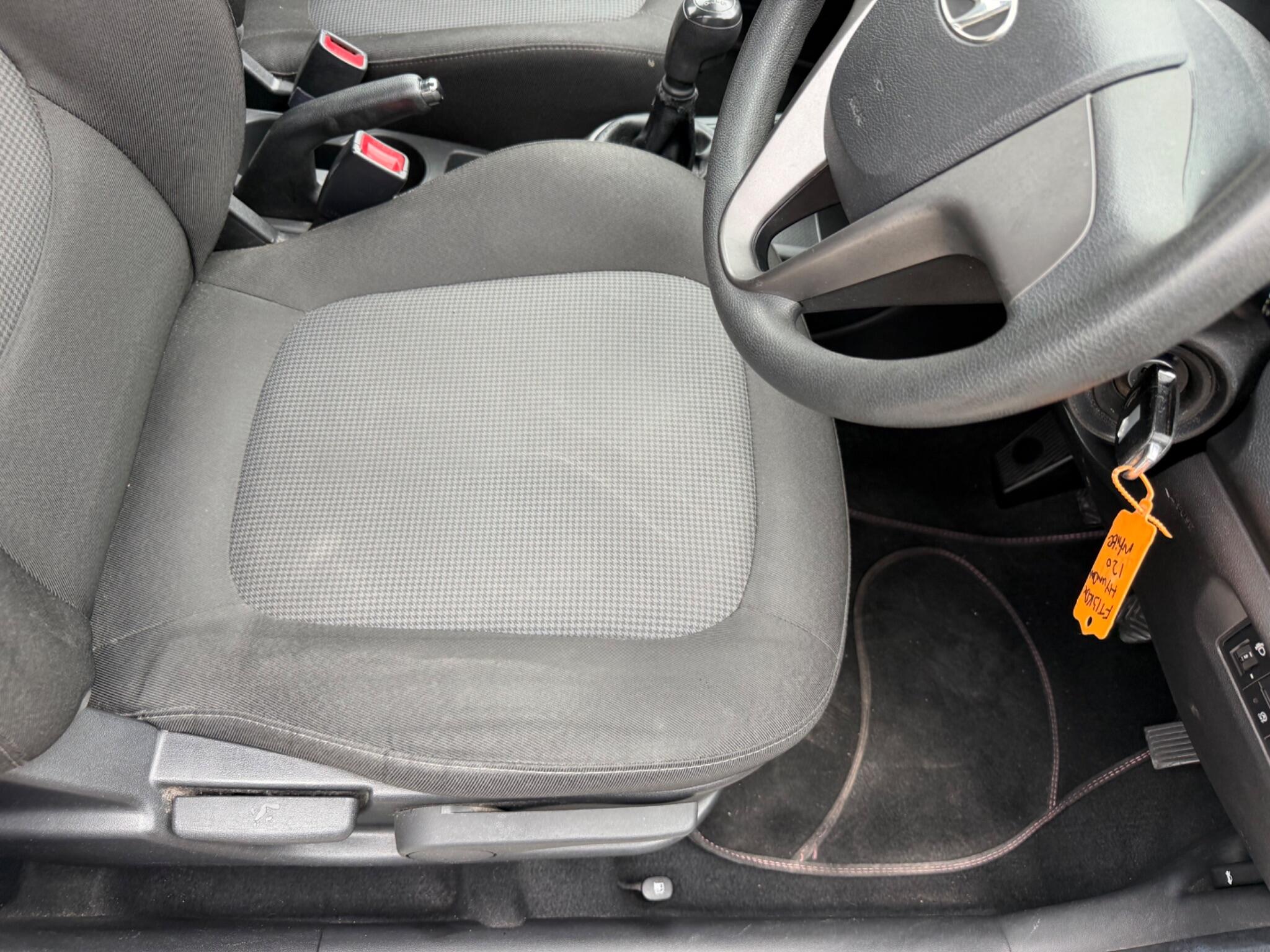 Hyundai i20 view 13