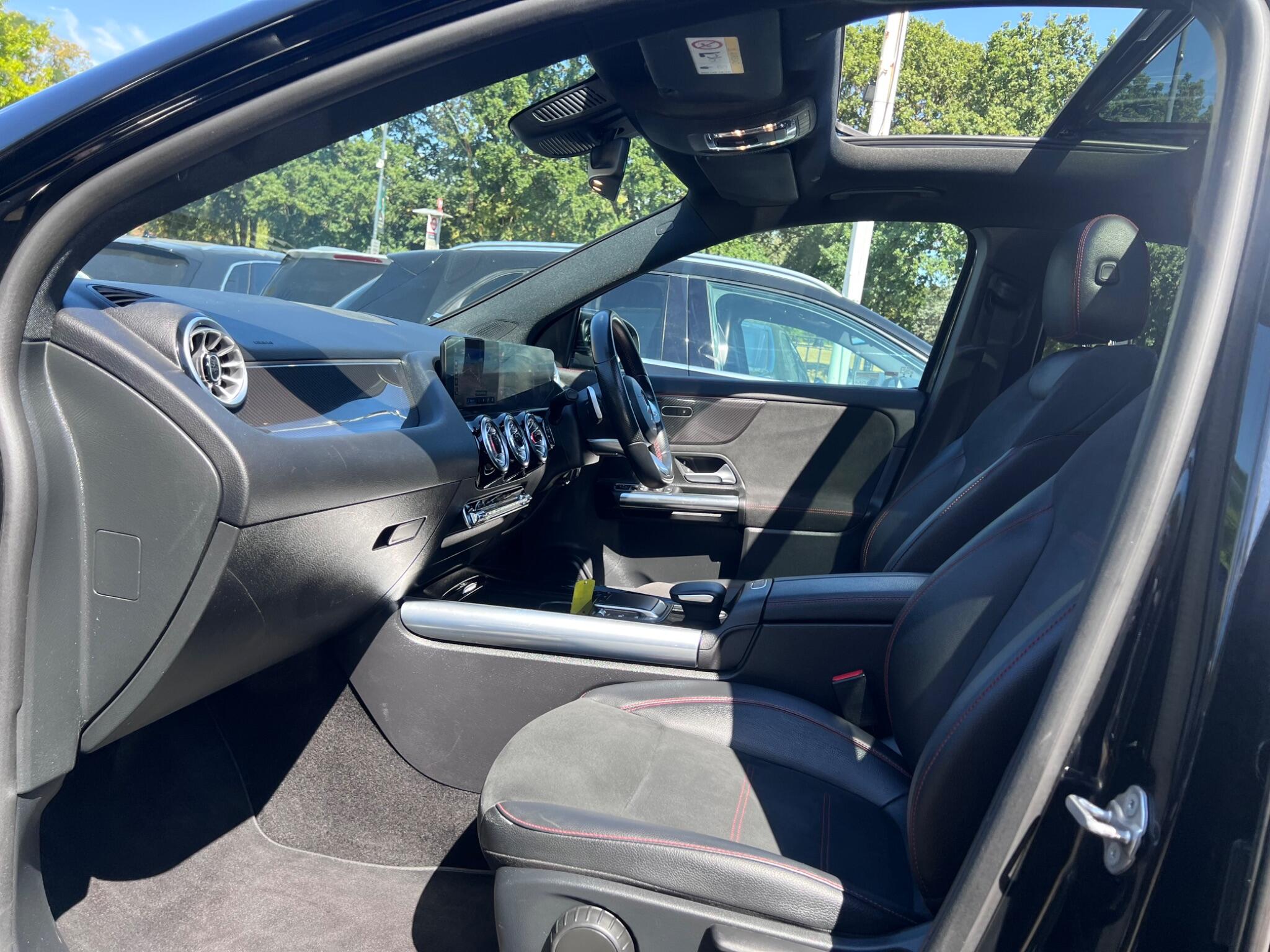 Mercedes-Benz Gla view 38