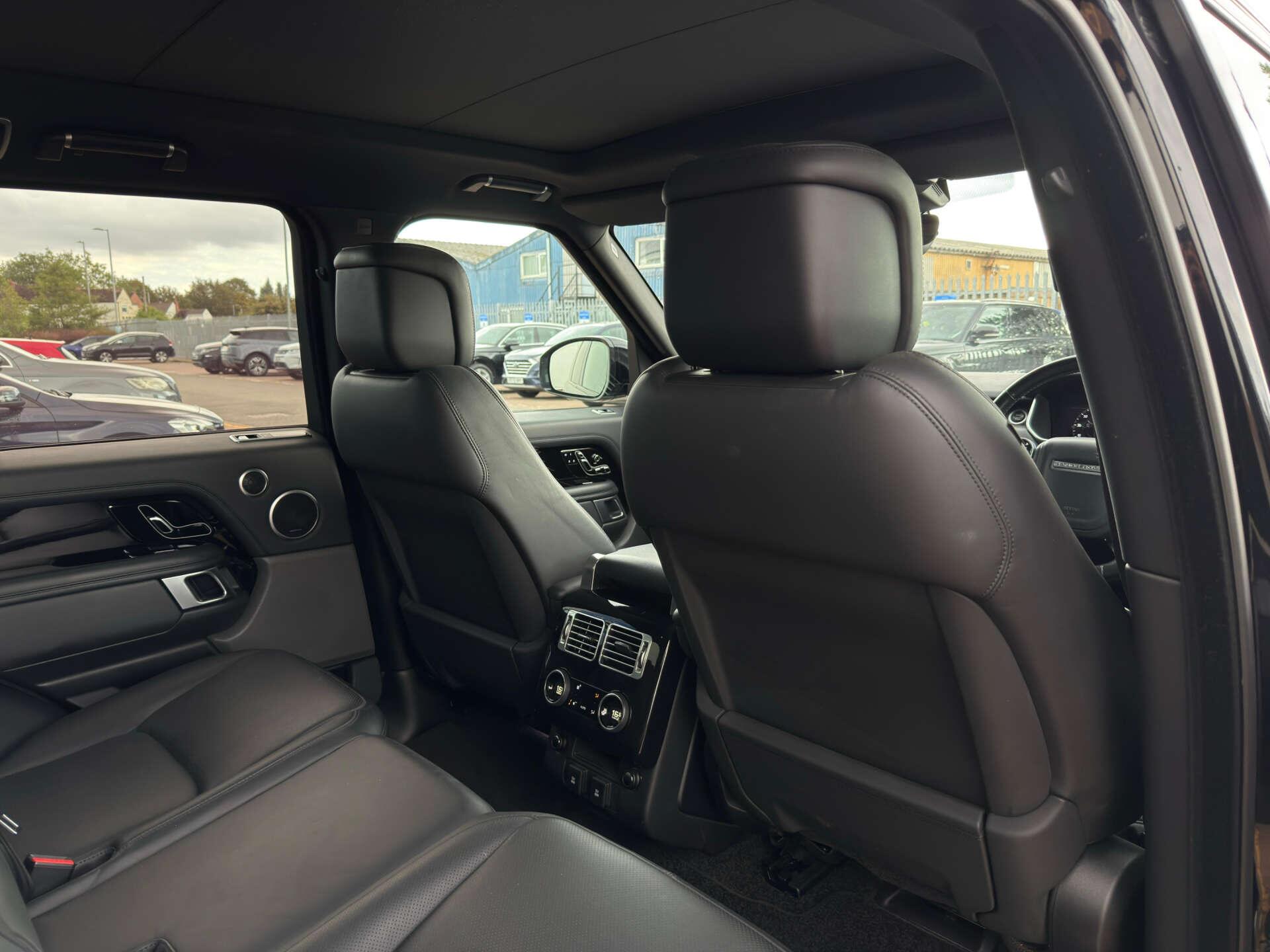 Land Rover Range Rover view 28